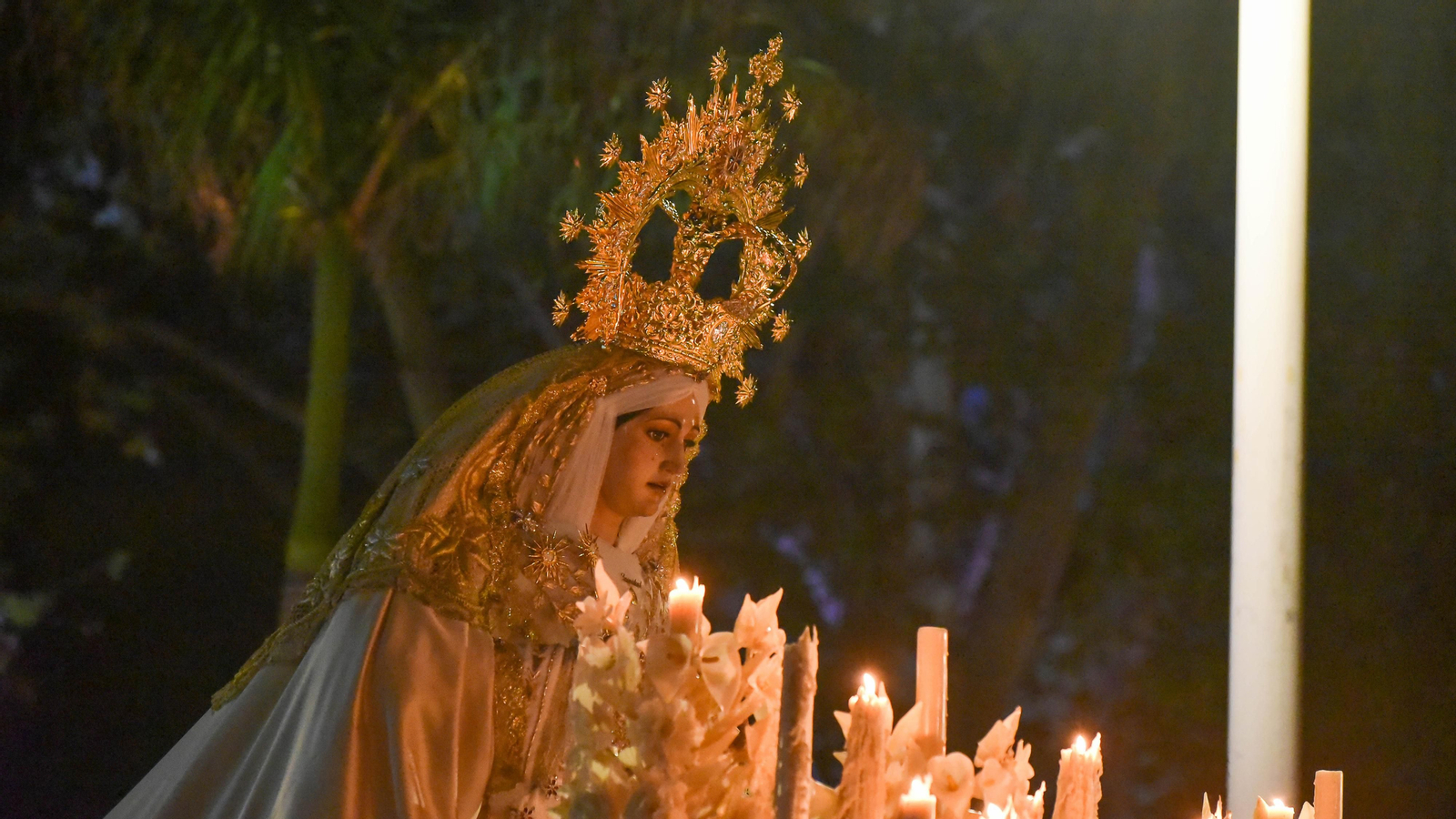 La Magna Mariana de Algeciras por la calle Convento, en imagenes