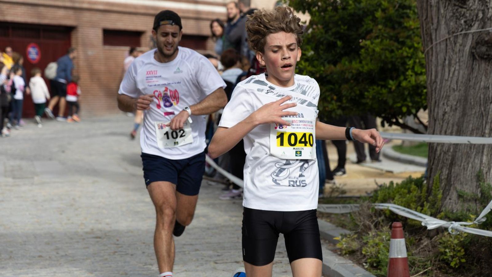 Más de 2.100 participantes corren para promover la salud en Jaén, en imágenes (1)