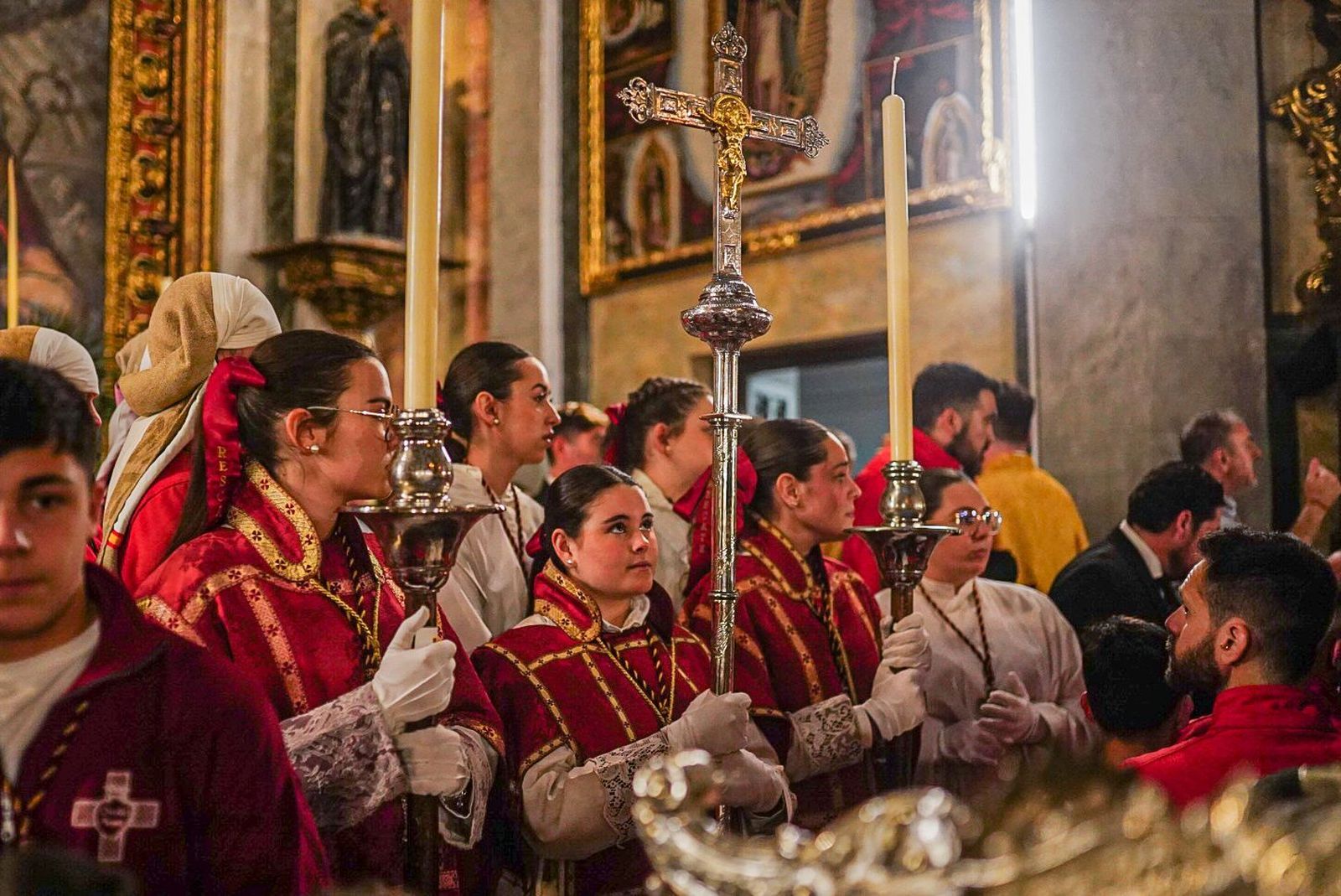 Las mejores fotos del Lunes Santo en Granada