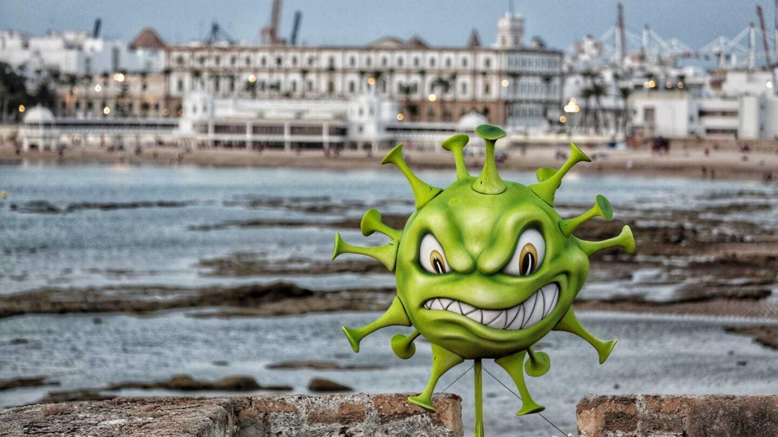 El juanillo municipal antes de quemarse.