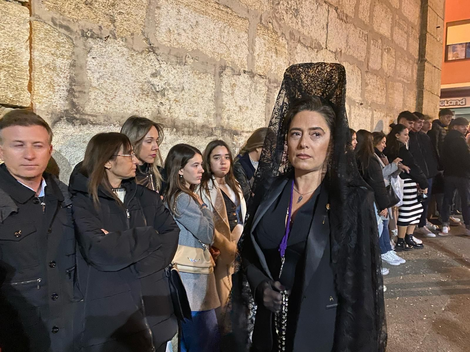 En imágenes: el Yaciente paseó su luto por las calles del centro de Jaén capital