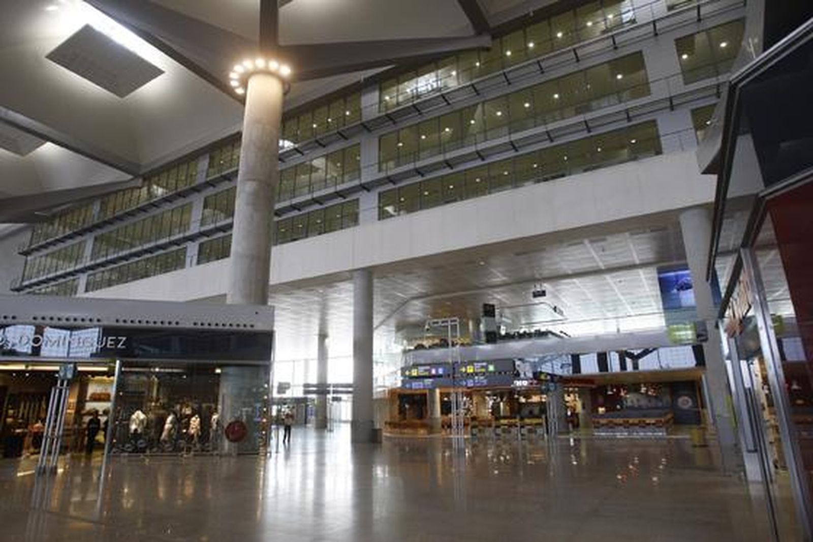 Imágenes de la nueva terminal del aeropuerto Pablo Ruiz Picasso

Foto: Sergio Camacho