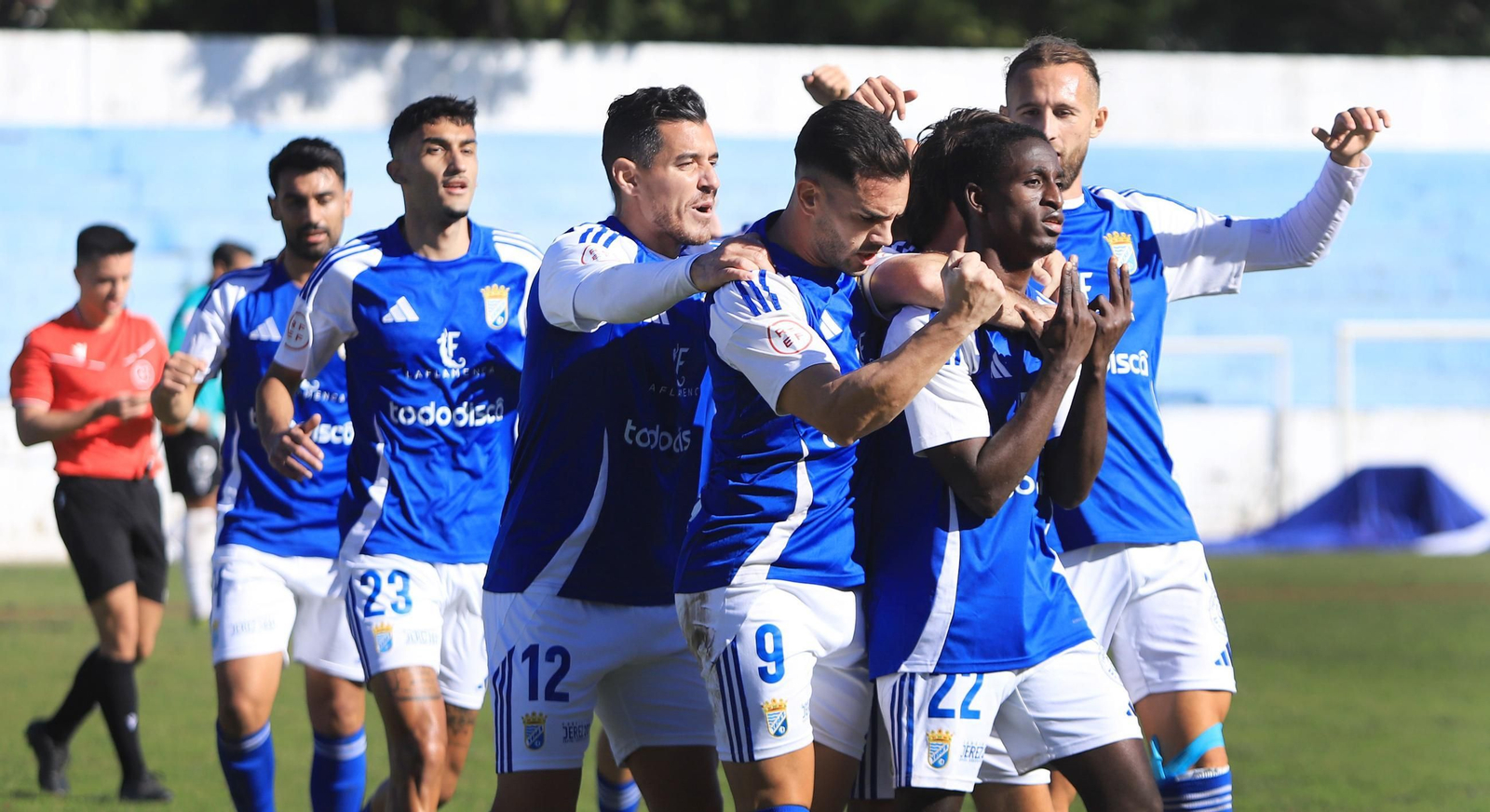 Armengol celebra el gol del triunfo ante el Villanovense.