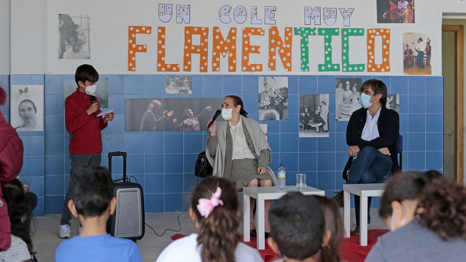 Angelita Gómez visita por el día del flamenco el colegio San Juan de Dios
