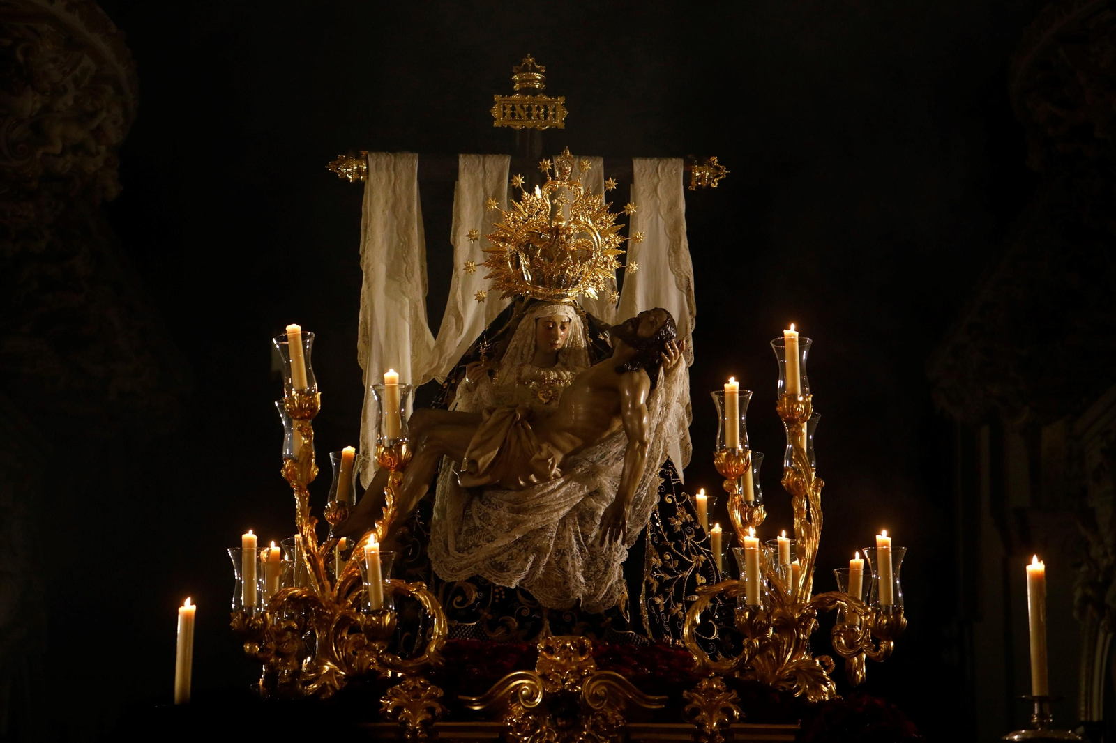 Las mejores imágenes de la hermandad de las Angustias en este Jueves Santo de Córdoba