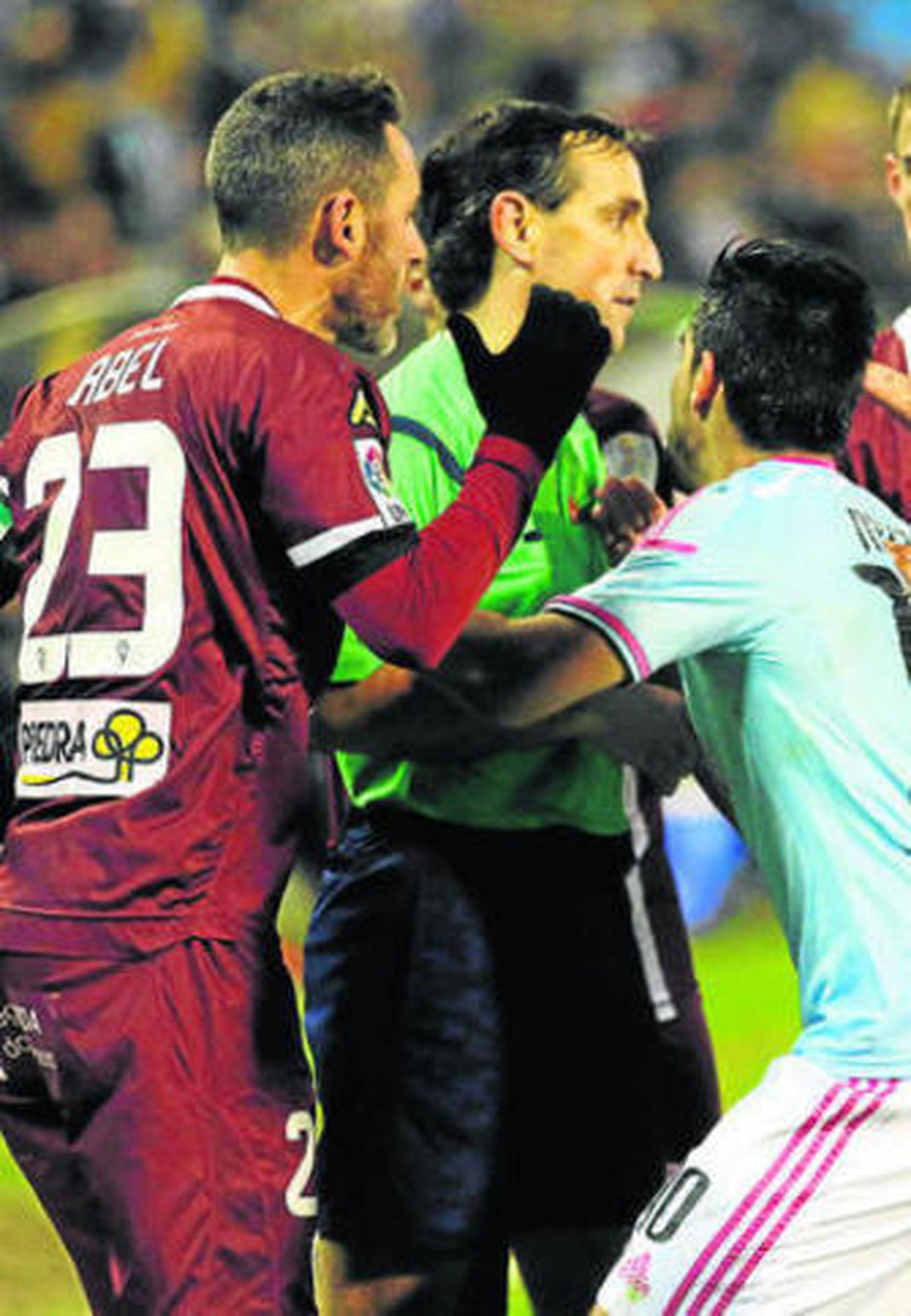 Abel y Nolito protestan a José Antonio Teixeira Vitienes.