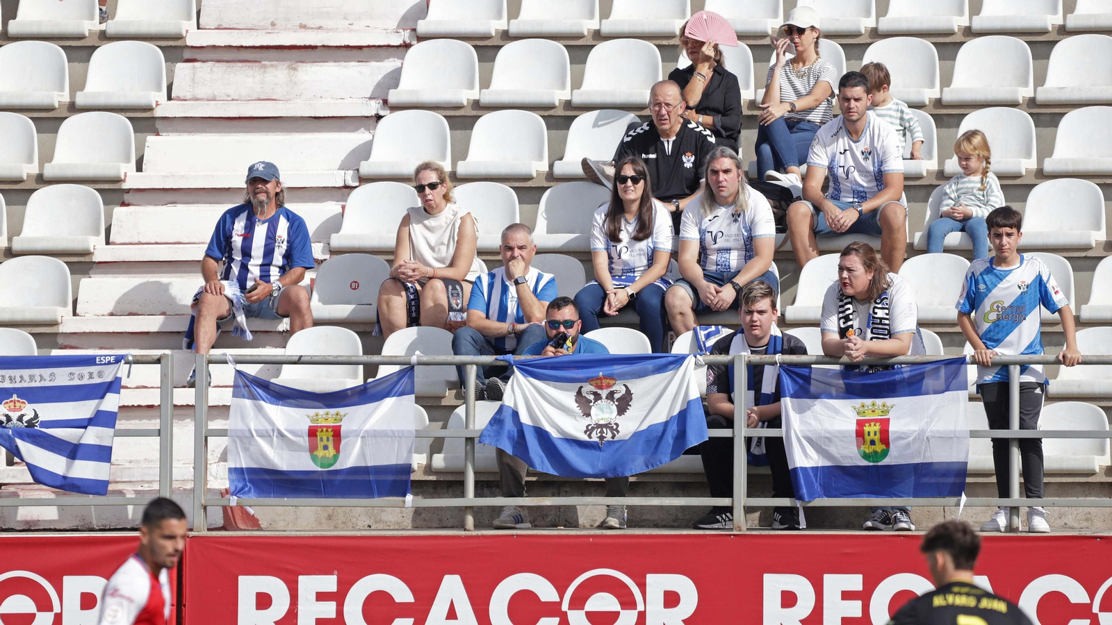 Fotos de la afición en el Nuevo Mirador