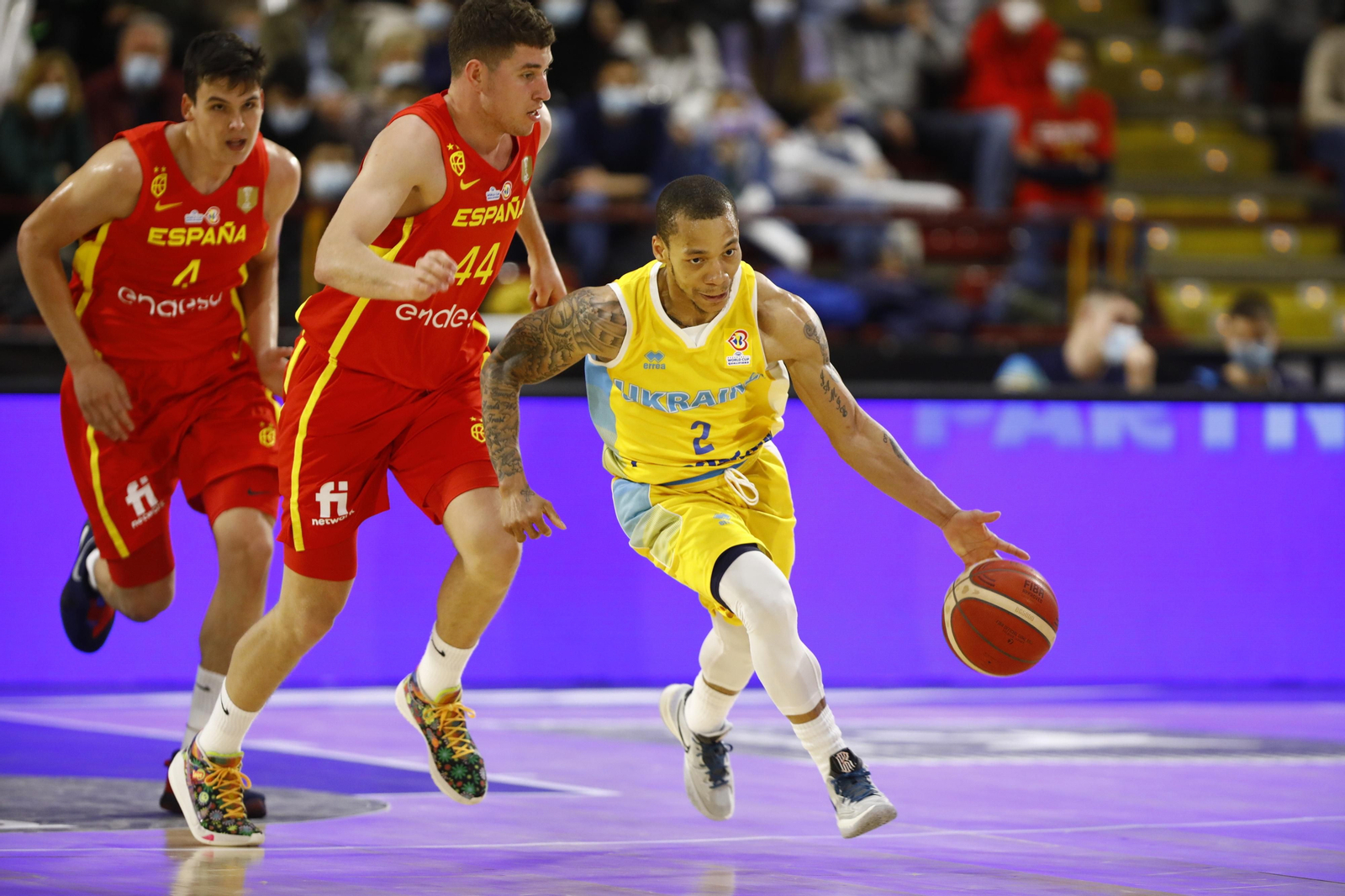 Las imágenes del emotivo encuentro entre España y Ucrania en Córdoba