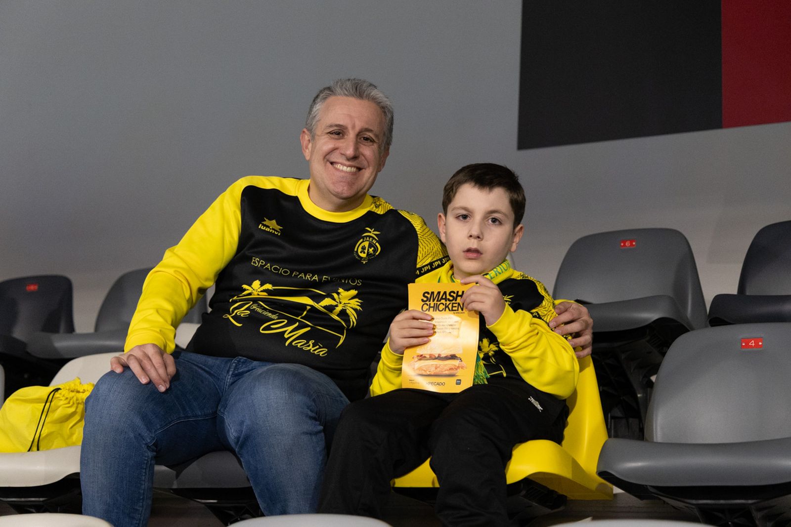 Las mejores imágenes del espectacular encuentro entre Jaén Paraíso Interior FS y Barça (3-3)