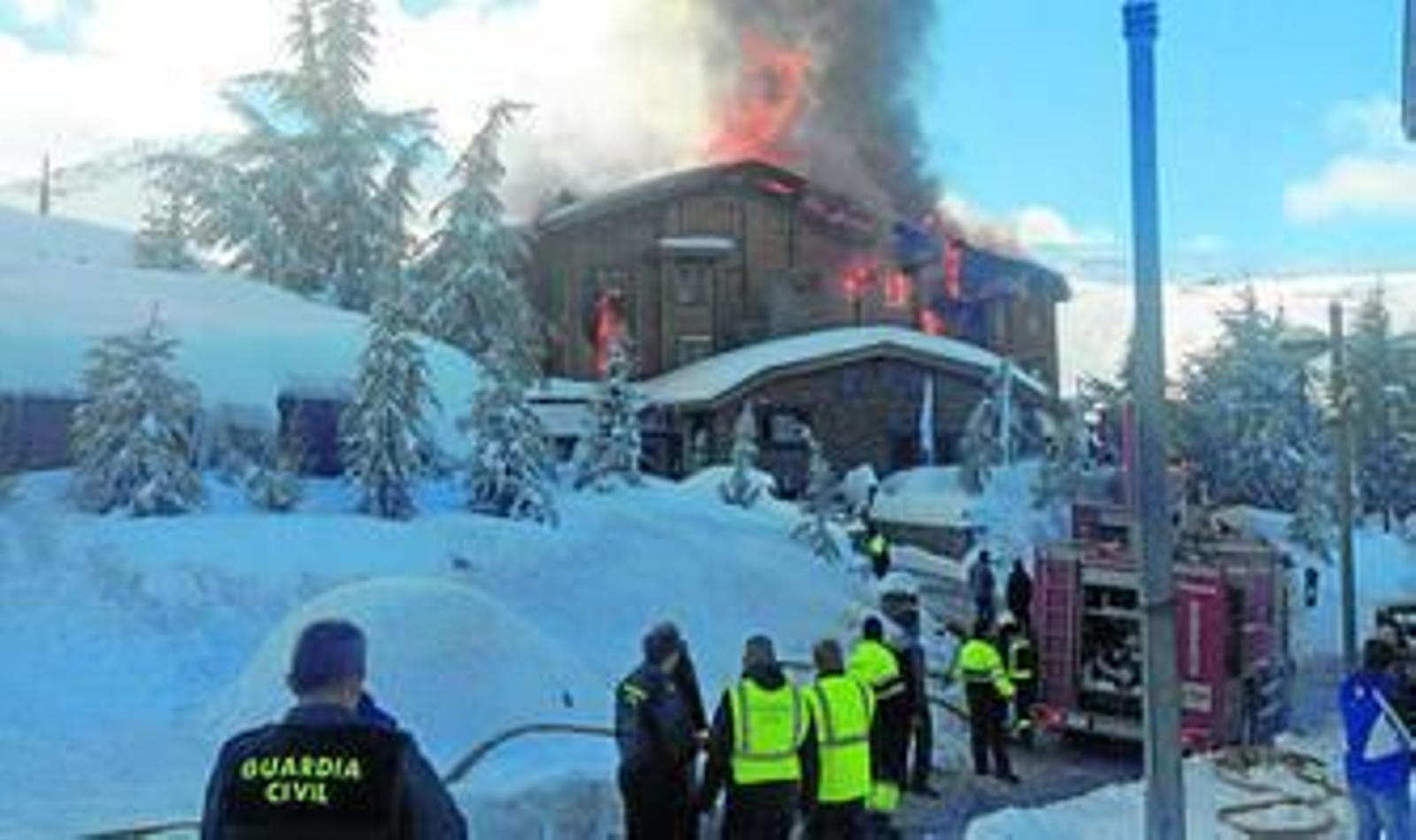El fuego devora el hotel Lodge