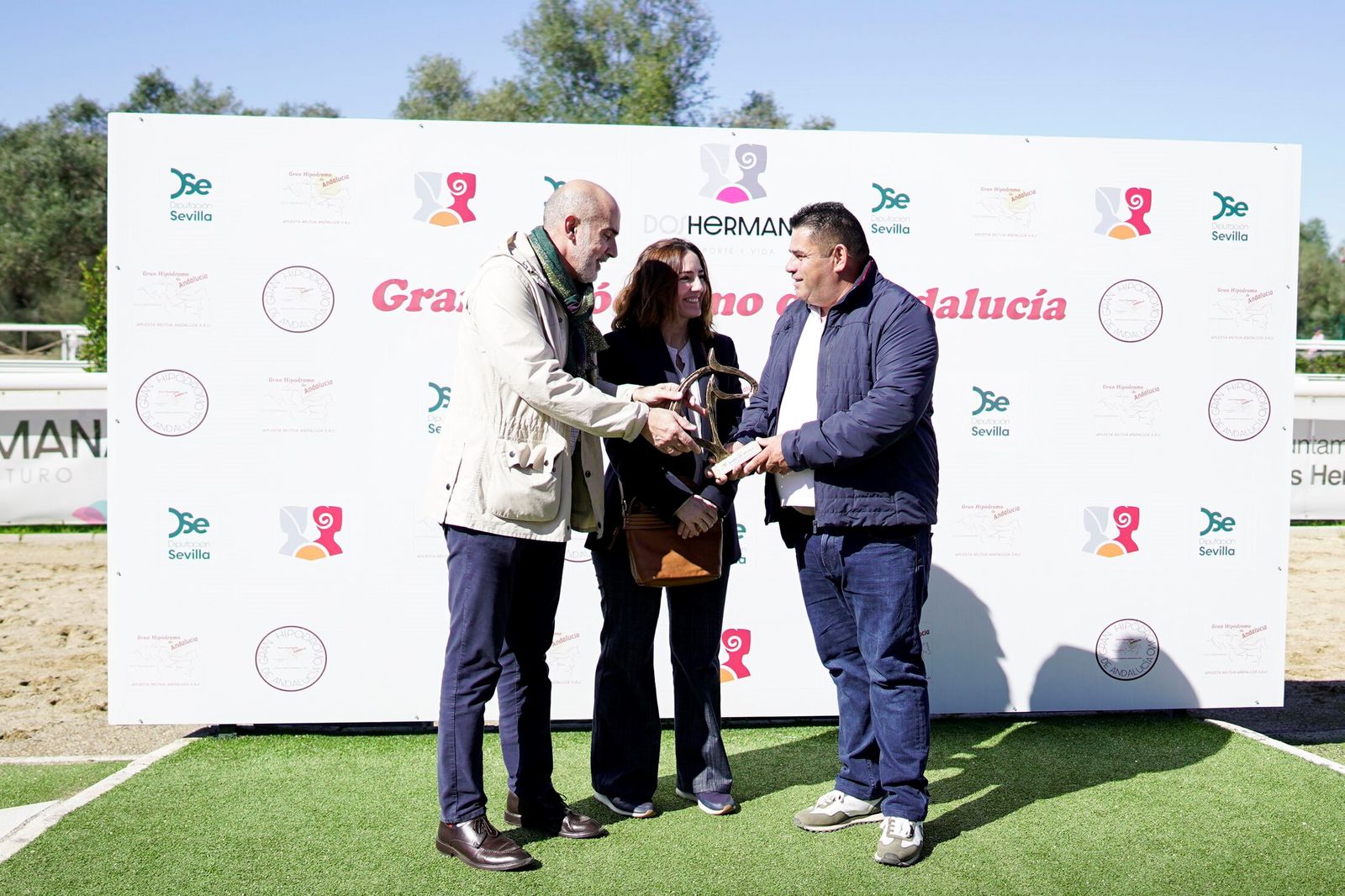 Las fotos del Premio Diario de Sevilla en el hipódromo de Dos Hermanas