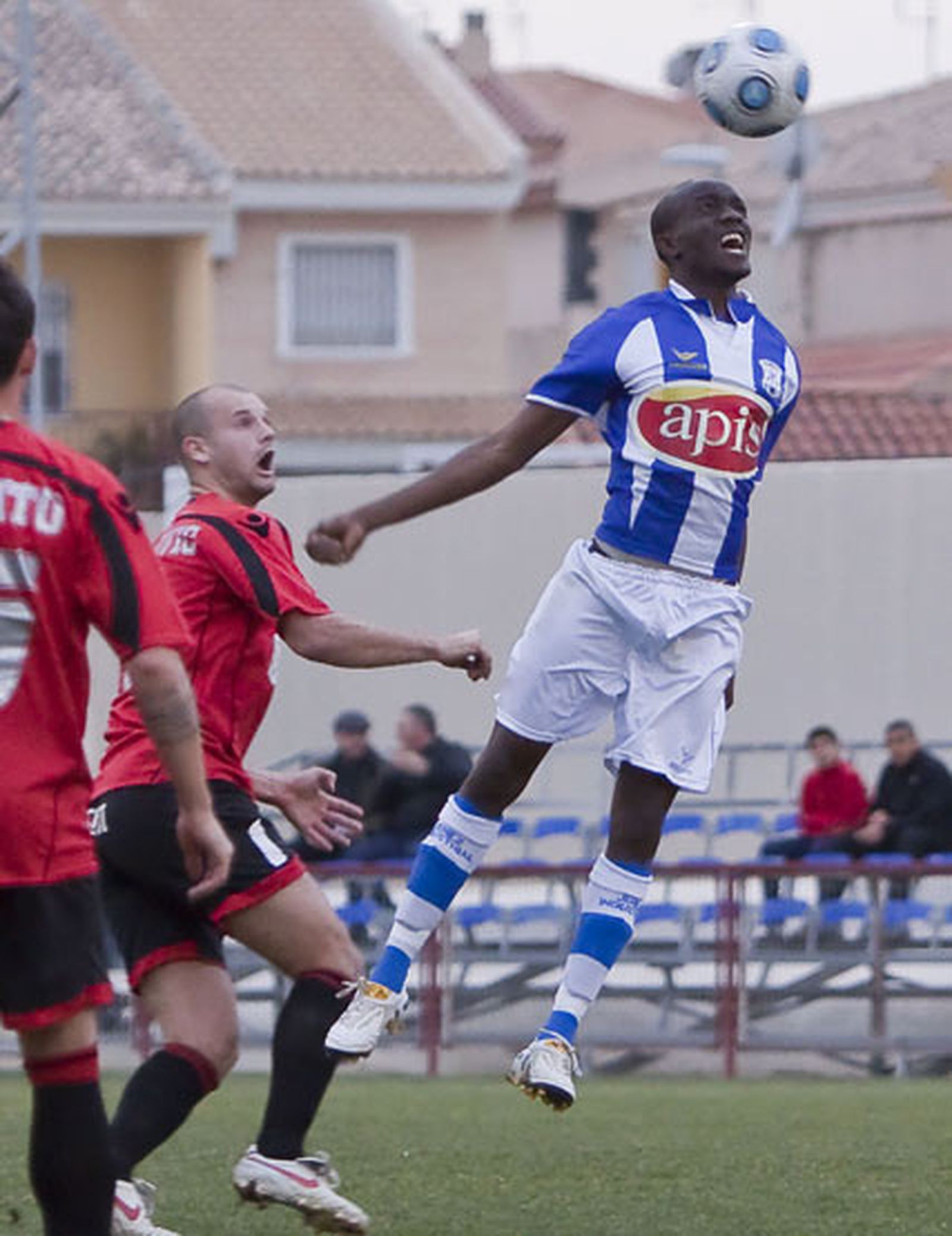 Un momento del encuentro entre el Jerez Industrial y el Atlético Ciudad.

Foto: LOF