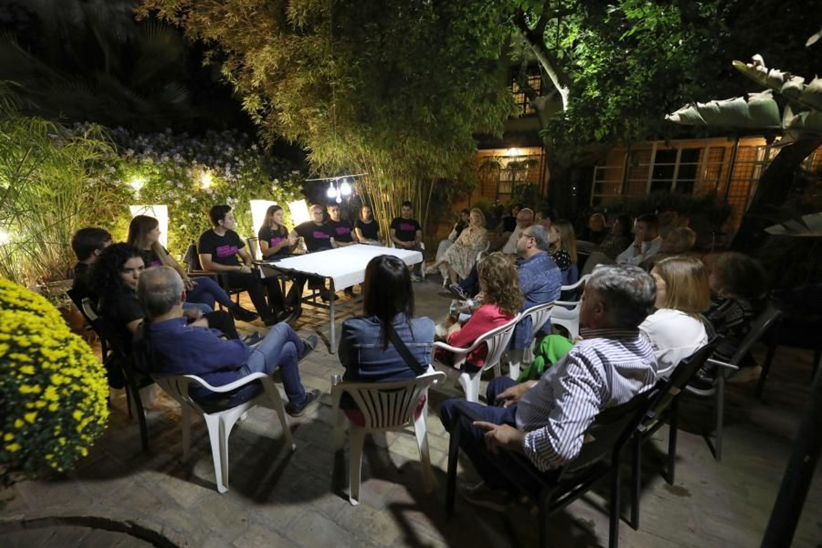 Uno de los encuentros celebrados en un patio cordobés durante la edición de 2022.