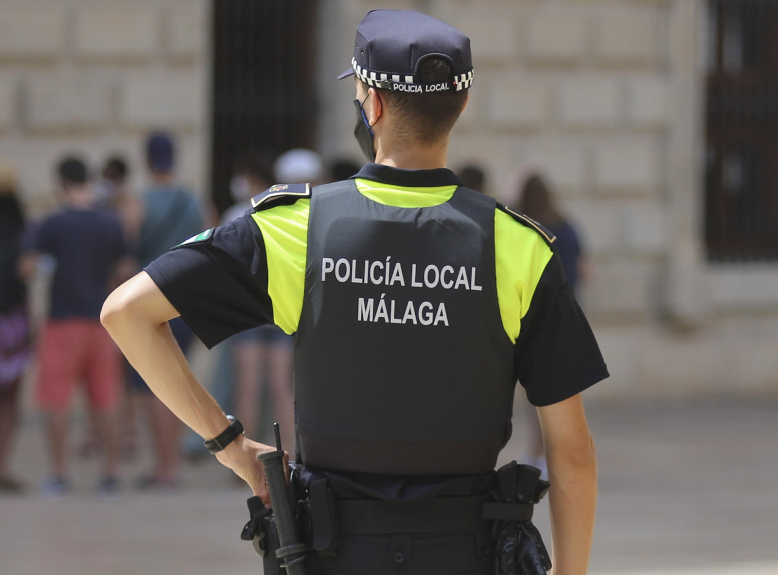 Un agente de la Policía Local de Málaga.
