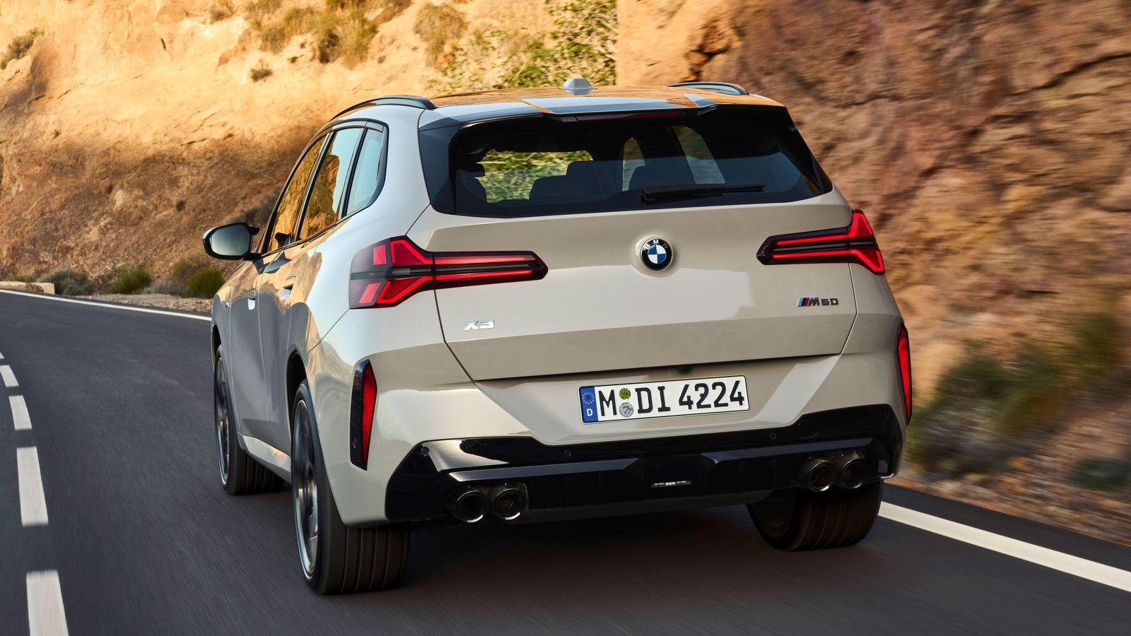 Entre los aspectos que más mejoran deberá estar el comportamiento dinámico, con un chasis muy retocado por mucho que la base de partida sea común con la tercera generación.