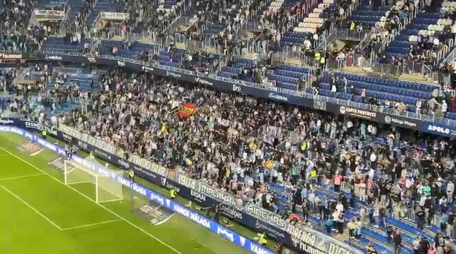 La afición del Málaga CF señala al banquillo: "Pellicer, dimisión"