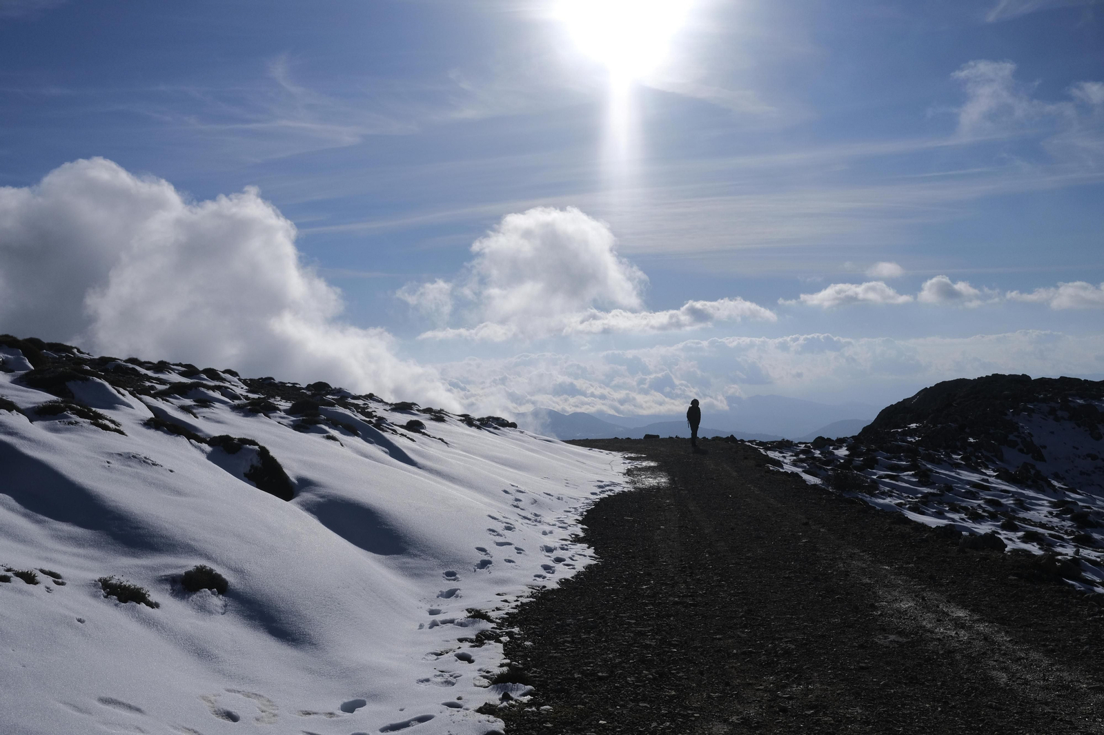 El blanco viste el Parque Nacional de la Sierra de las Nieves. El blanco viste el Parque Nacional de la Sierra de las Nieves.