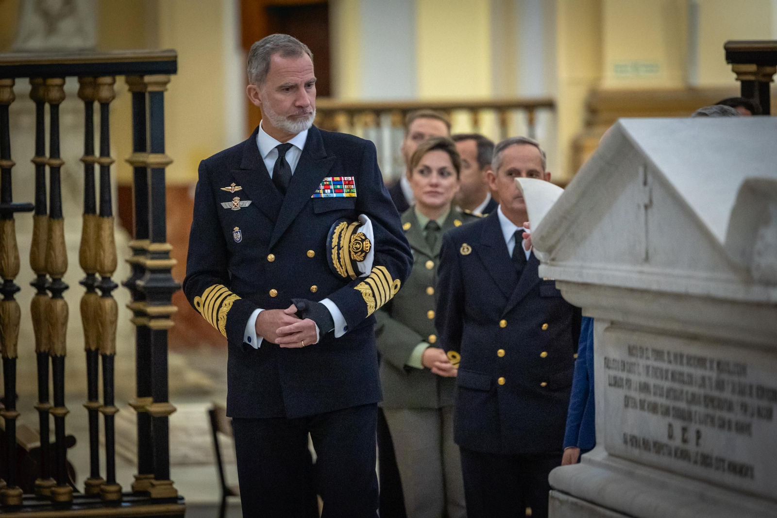 Las imágenes de la visita del Rey Felipe VI a la Escuela de Suboficiales de la Armada en San Fernando