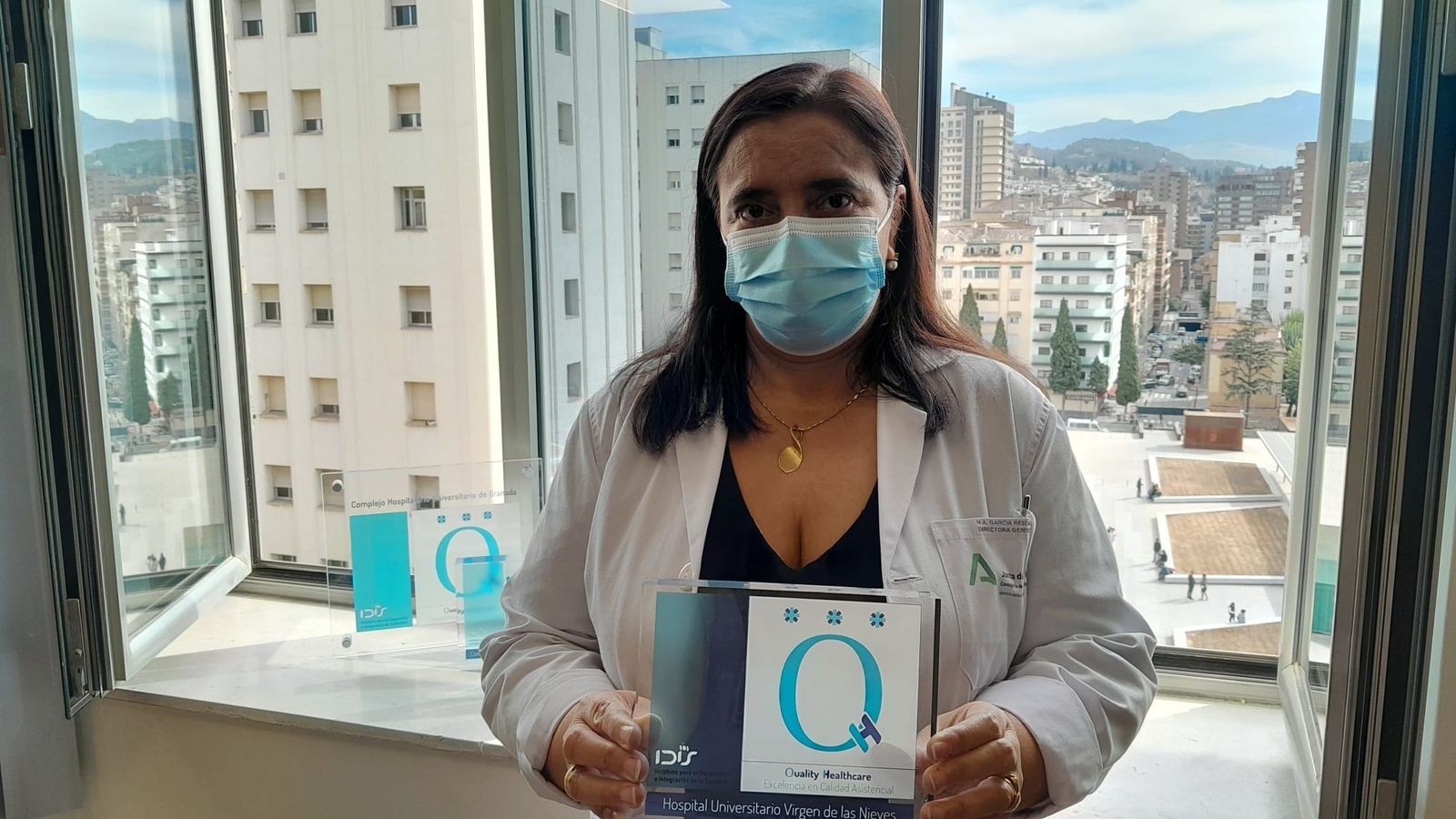 El hospital Virgen de las Nieves renueva acreditación QH con tres estrellas y el Clínico San Cecilio obtiene dos por primera vez