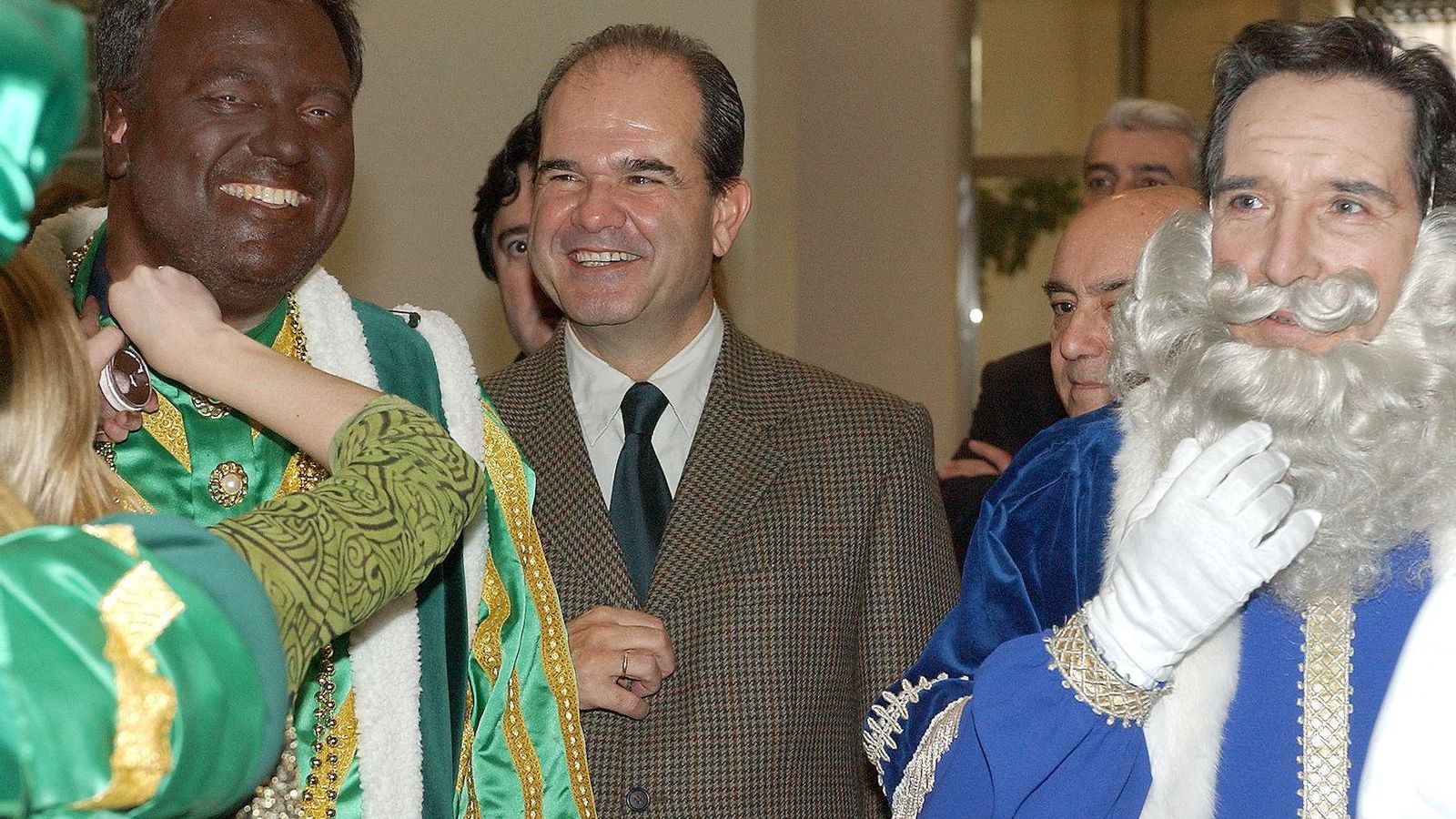 Monteseirín, caracterizado de Rey Baltasar.