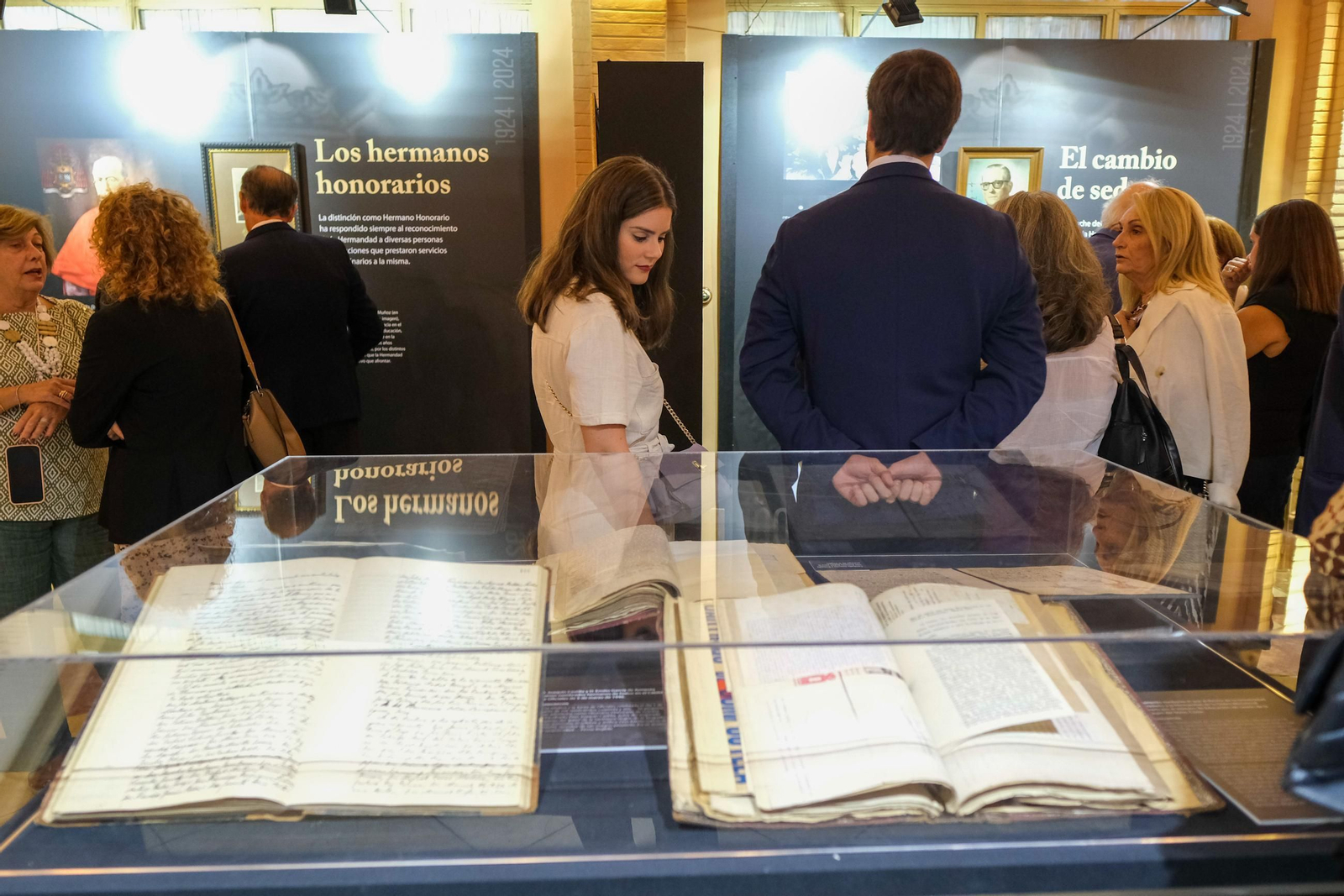 Inauguración la exposición 100 Años de hermandad. Los Estudiantes. En el Real círculo de Labradores
