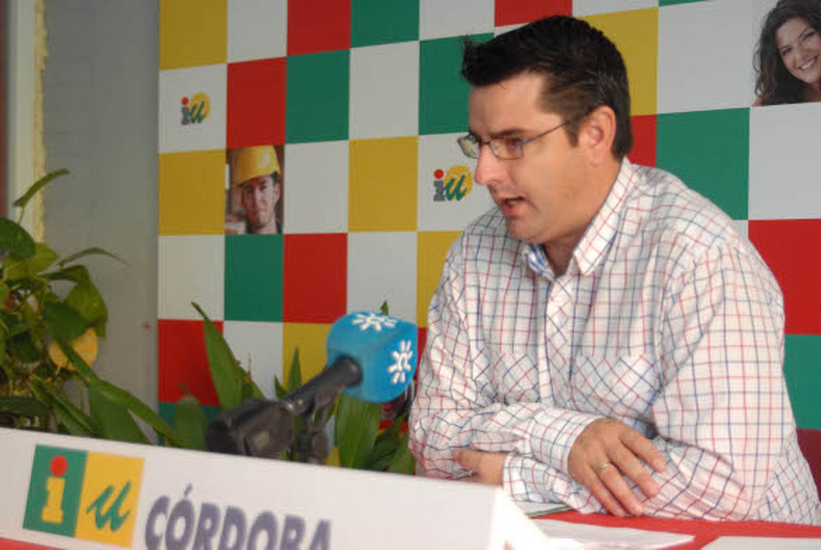 García exige a Nieto que cree un plan de empleo