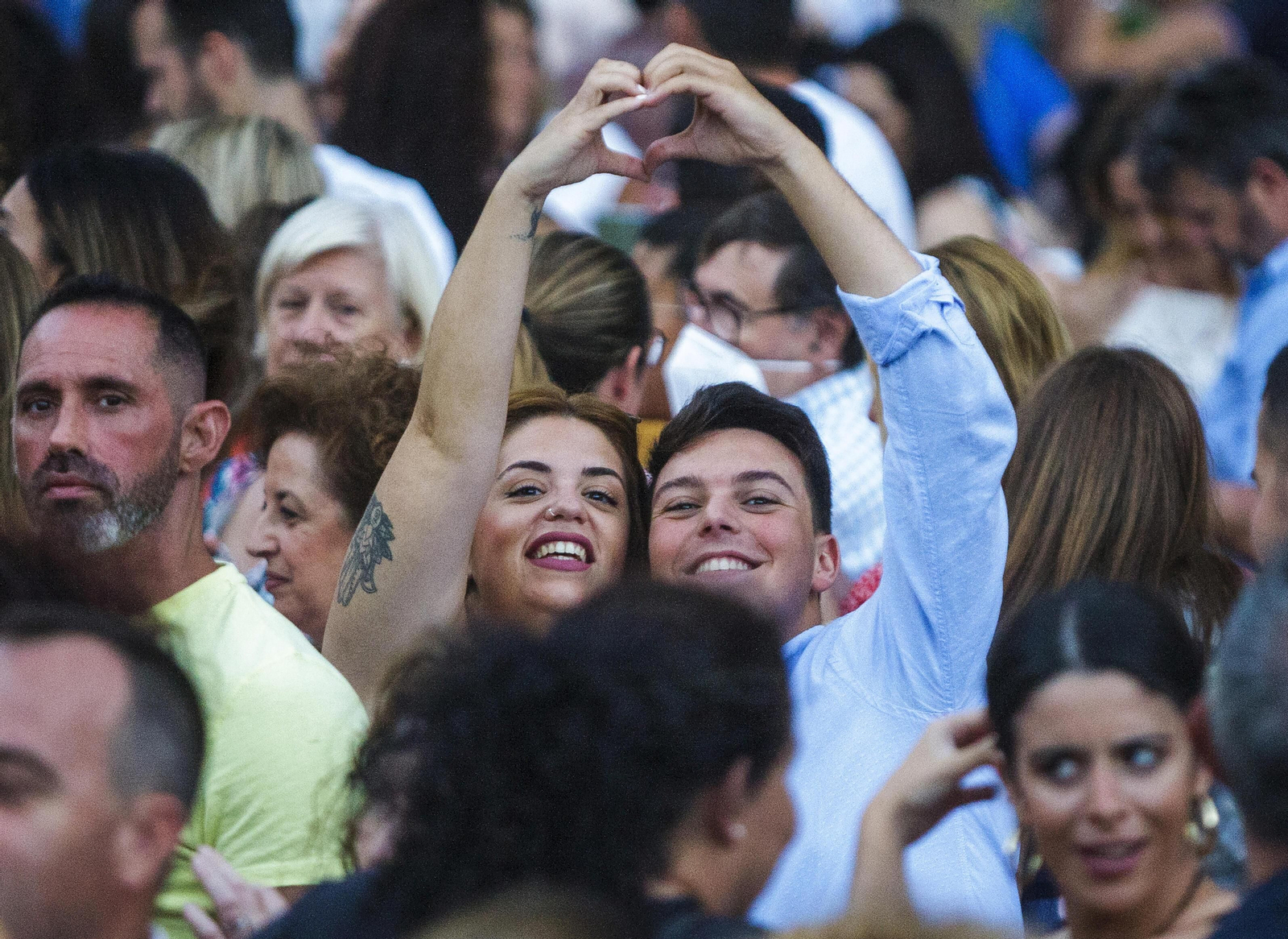 Búscate entre nuestras imágenes del concierto de Alejandro Sanz en Cádiz