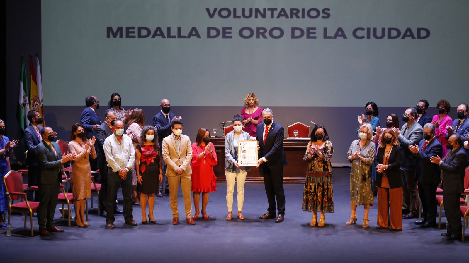 Entrega de la medalla de oro de San Roque a los voluntarios.