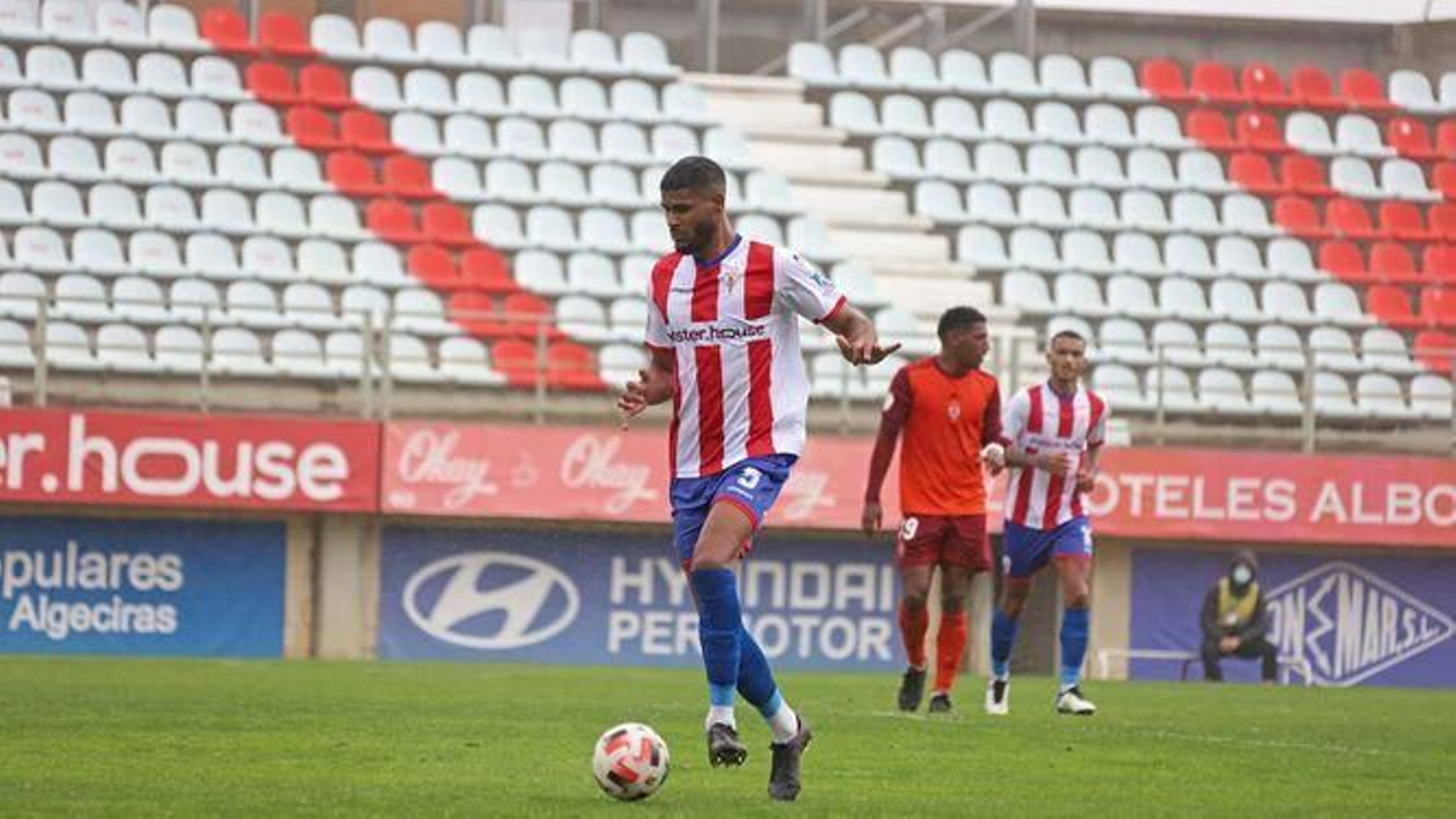 Álvaro Telis, en el partido ante el Recre.