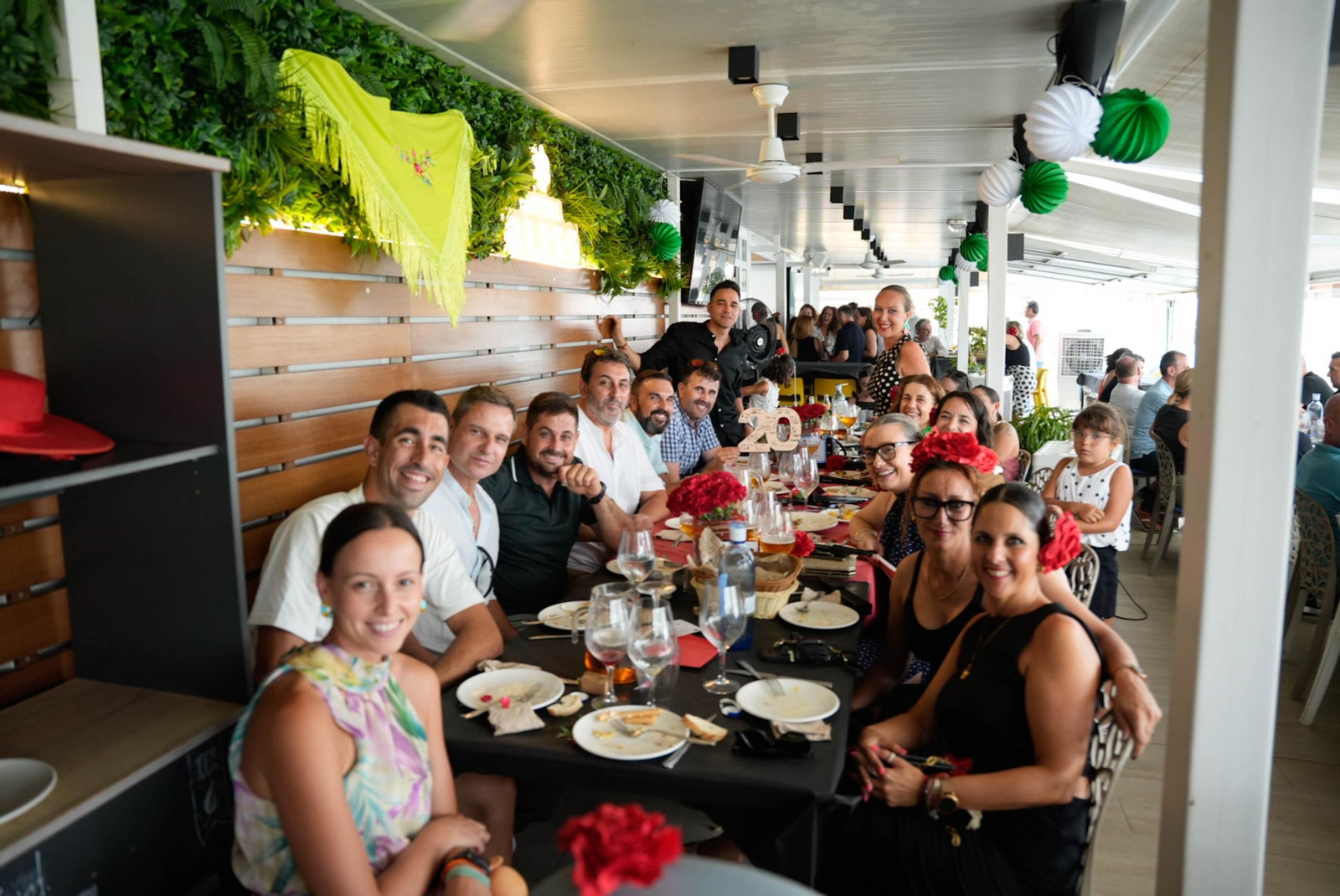 Los almerienses disfrutan del martes en la Feria del Mediodía