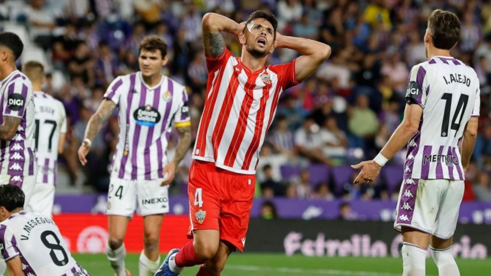 Nelson Monte se lamenta de una de las ocasiones de ataque de los rojiblancos.