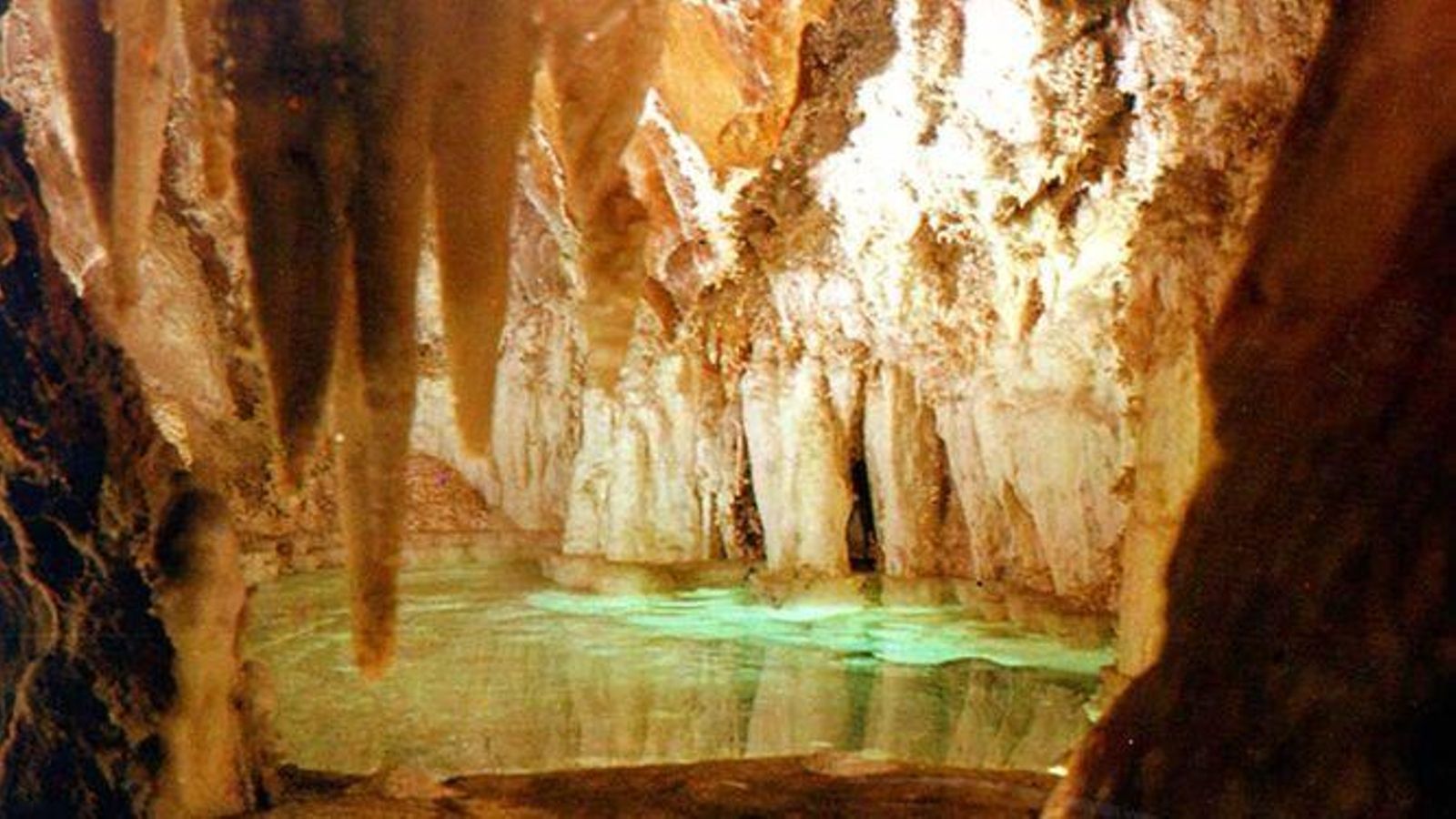 Adéntrate en la Gruta de las Maravillas
