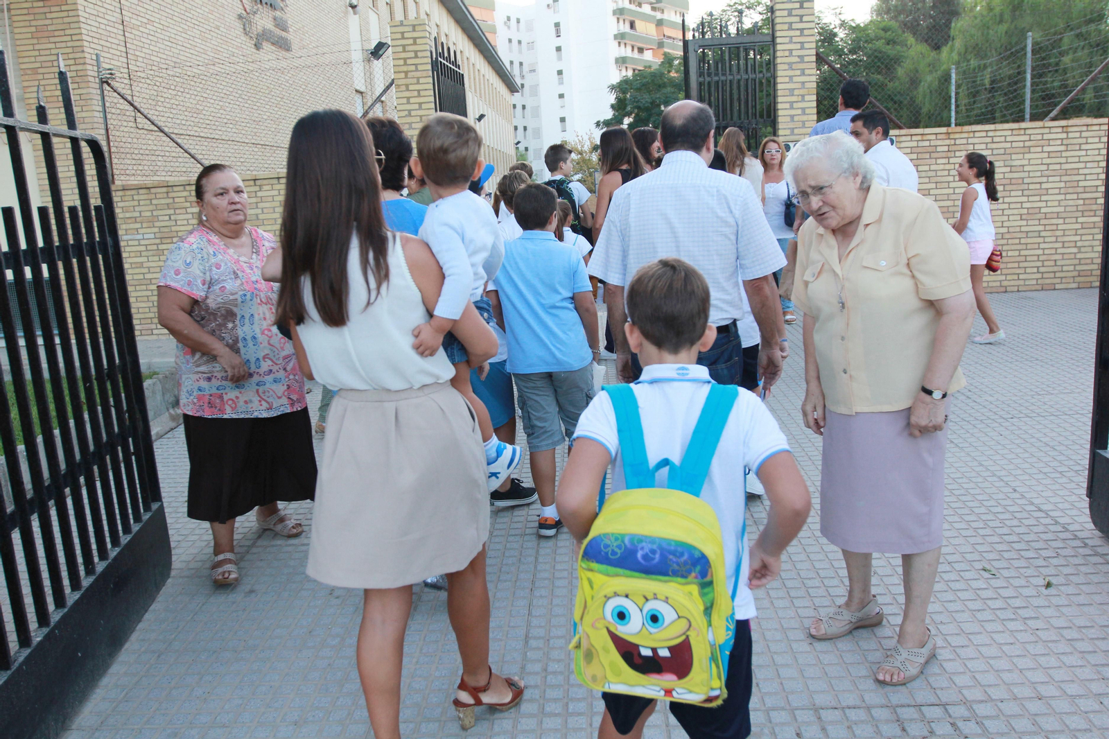 Los niños vuelven al colegio tras las vacaciones de verano.