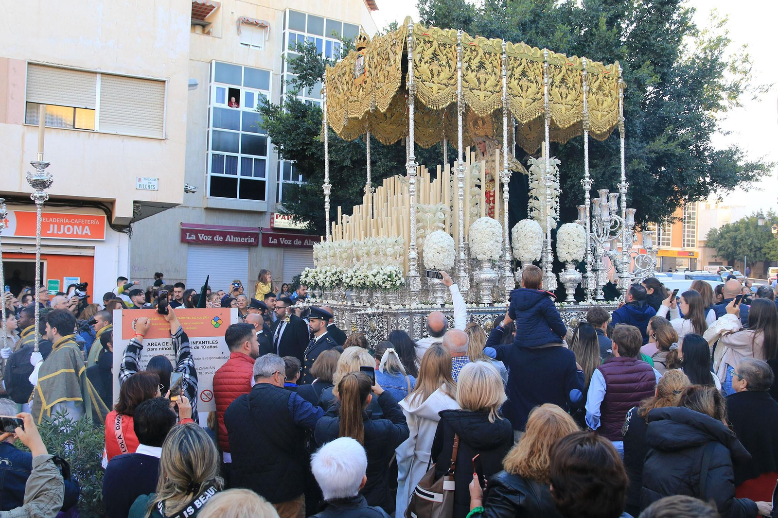 La procesión de la Macarena, en imágenes