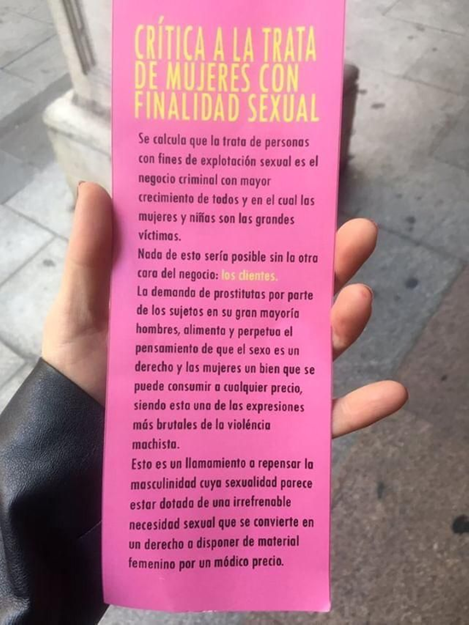 El texto que acompaña a 'Carne de vulva'