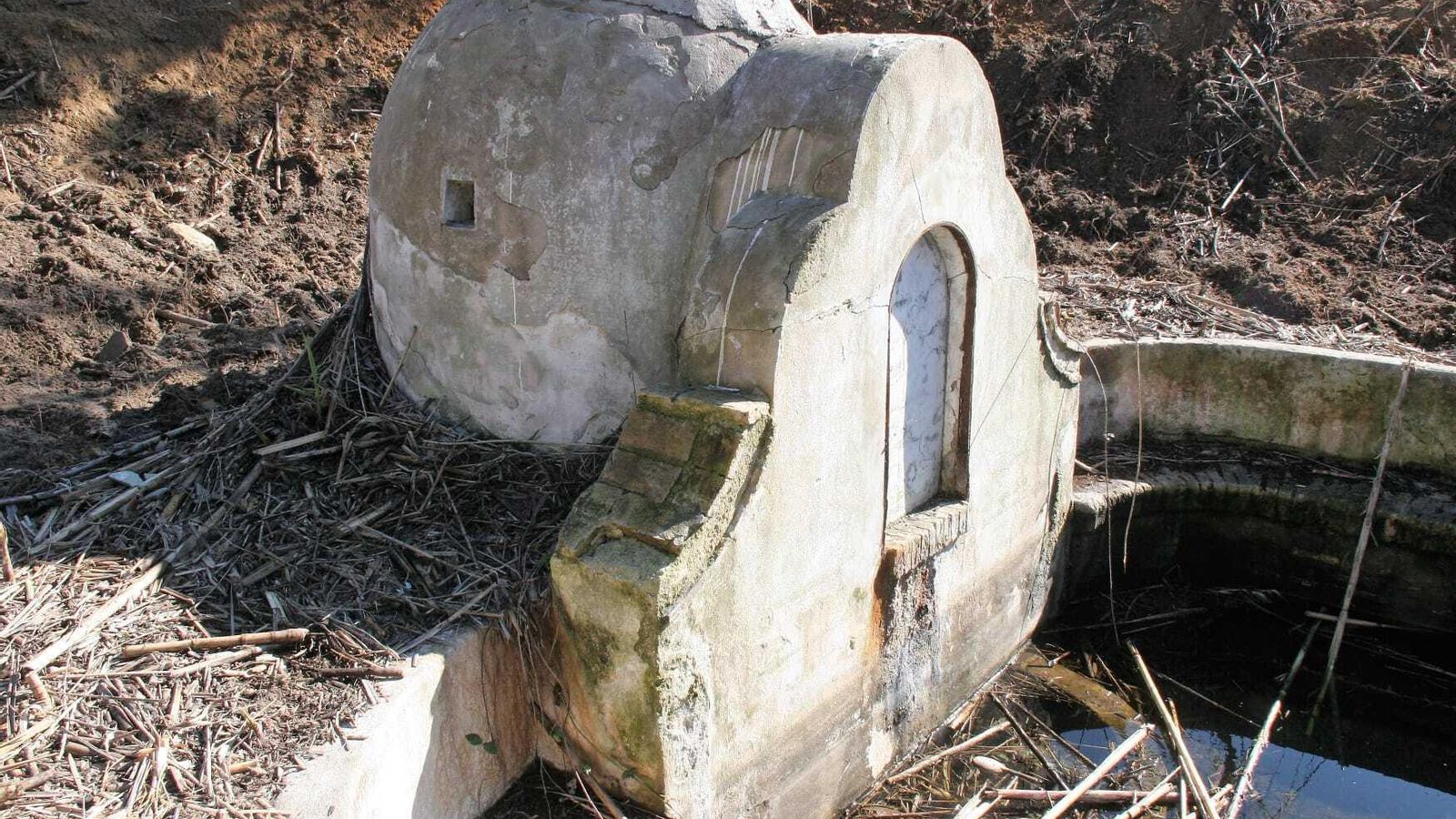 Un detalle de la estructura del pozo fuente.