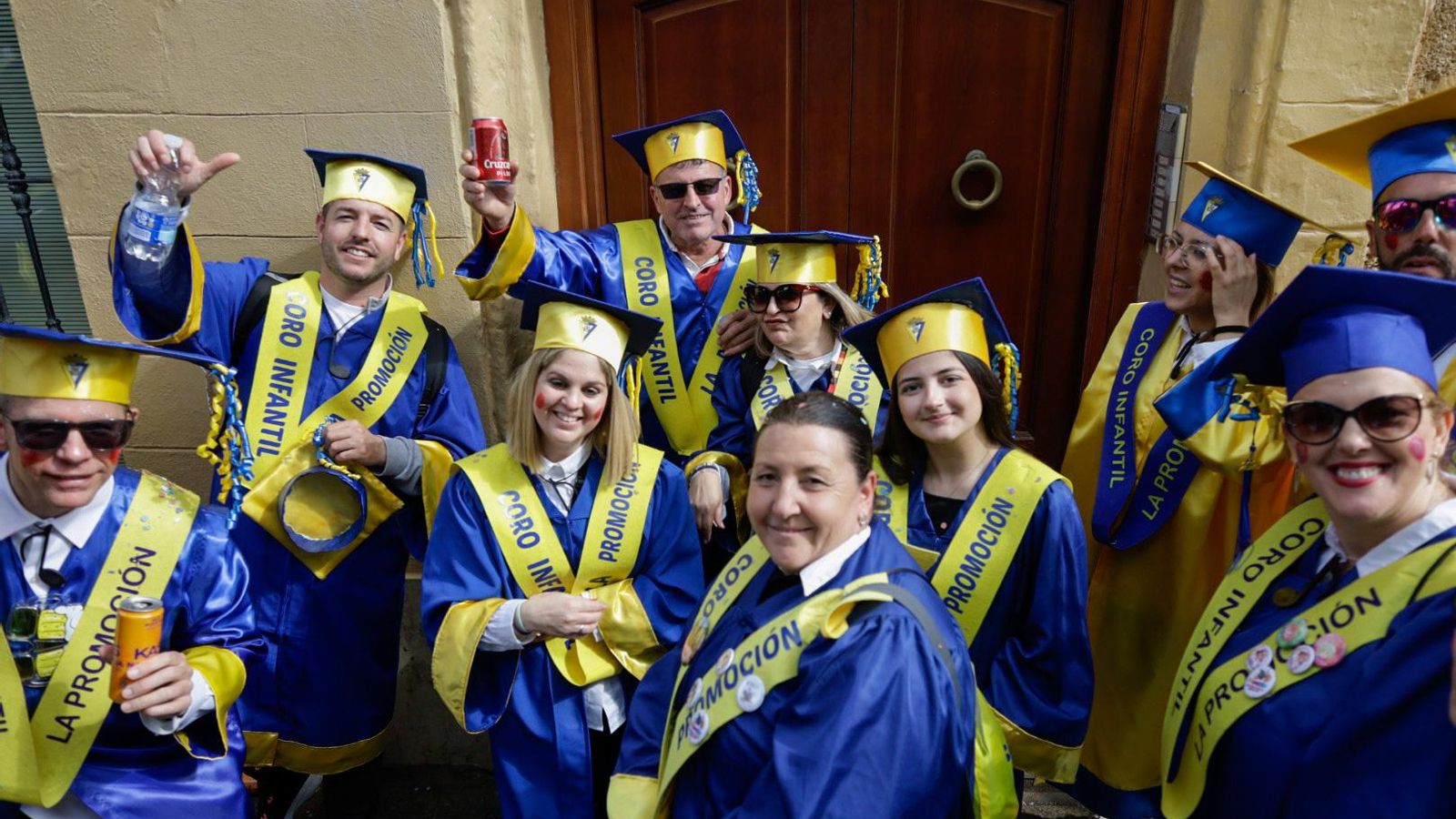 Las mejores imágenes del primer domingo de Carnaval de Cádiz