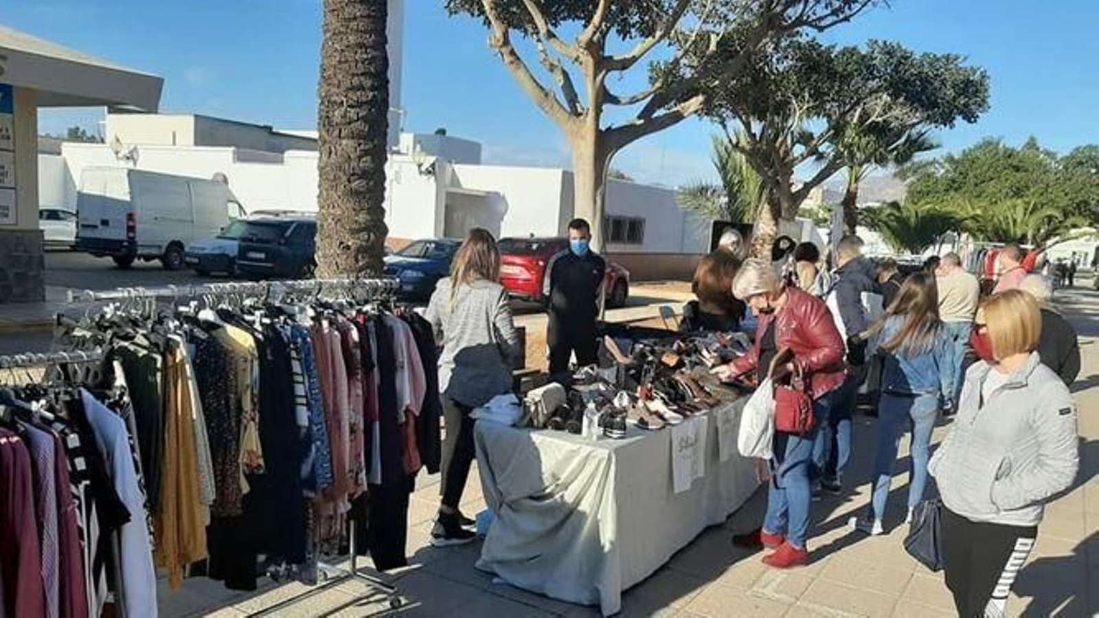 Mercado de saldos de  Campohermoso, Níjar