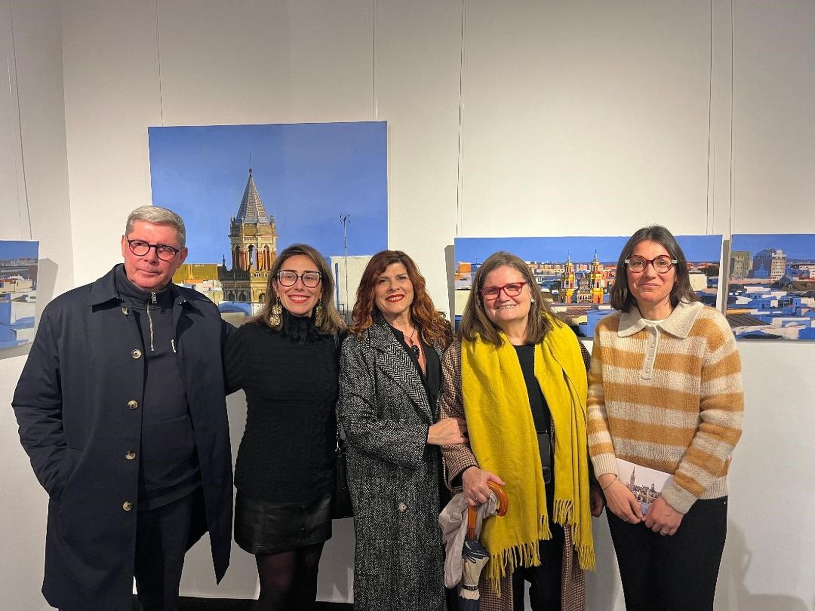 Juan Antonio Mena, Federica Gagliardi, Pilar Acuaviva, Carolina Mena y Ana Matamoros, durante la inauguración de la exposición.