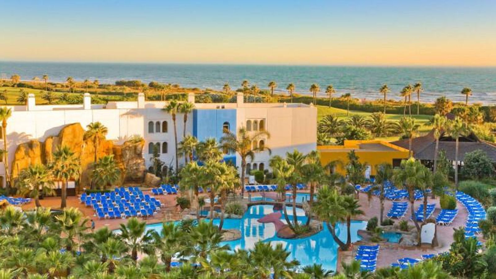 Hotel Senator Playaballena ubicado en Rota (Cádiz).