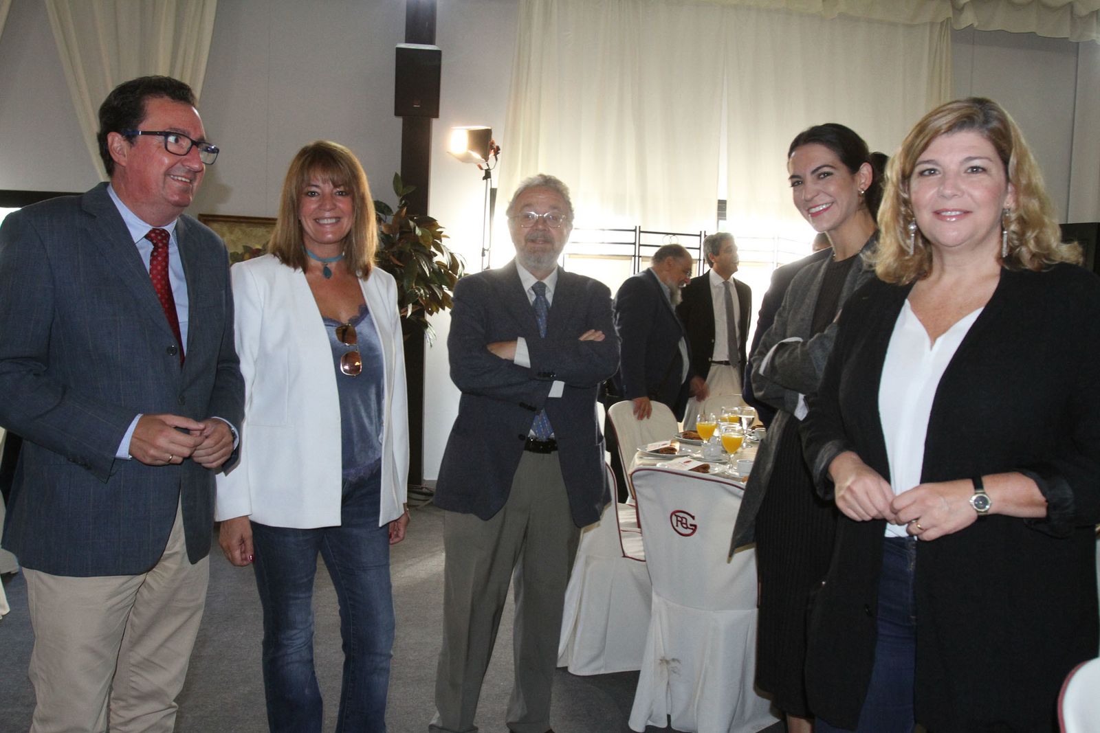 Imágenes del Desayuno Informativo del Grupo Joly con Javier Targhetta