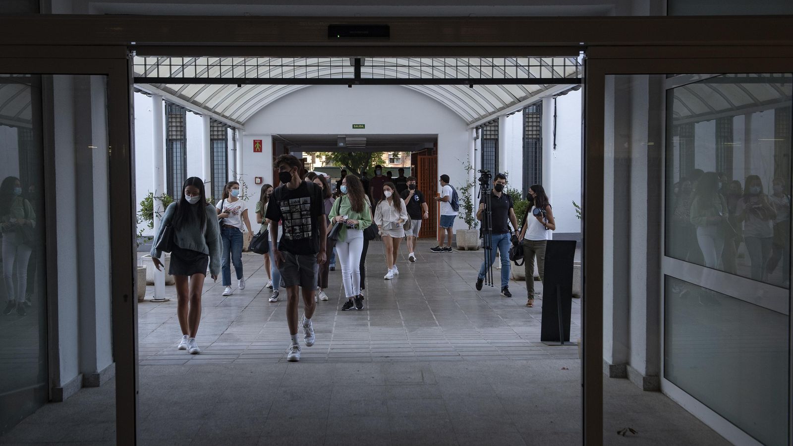 Vestíbulo de entrada de la Facultad de Económicas y Empresariales.