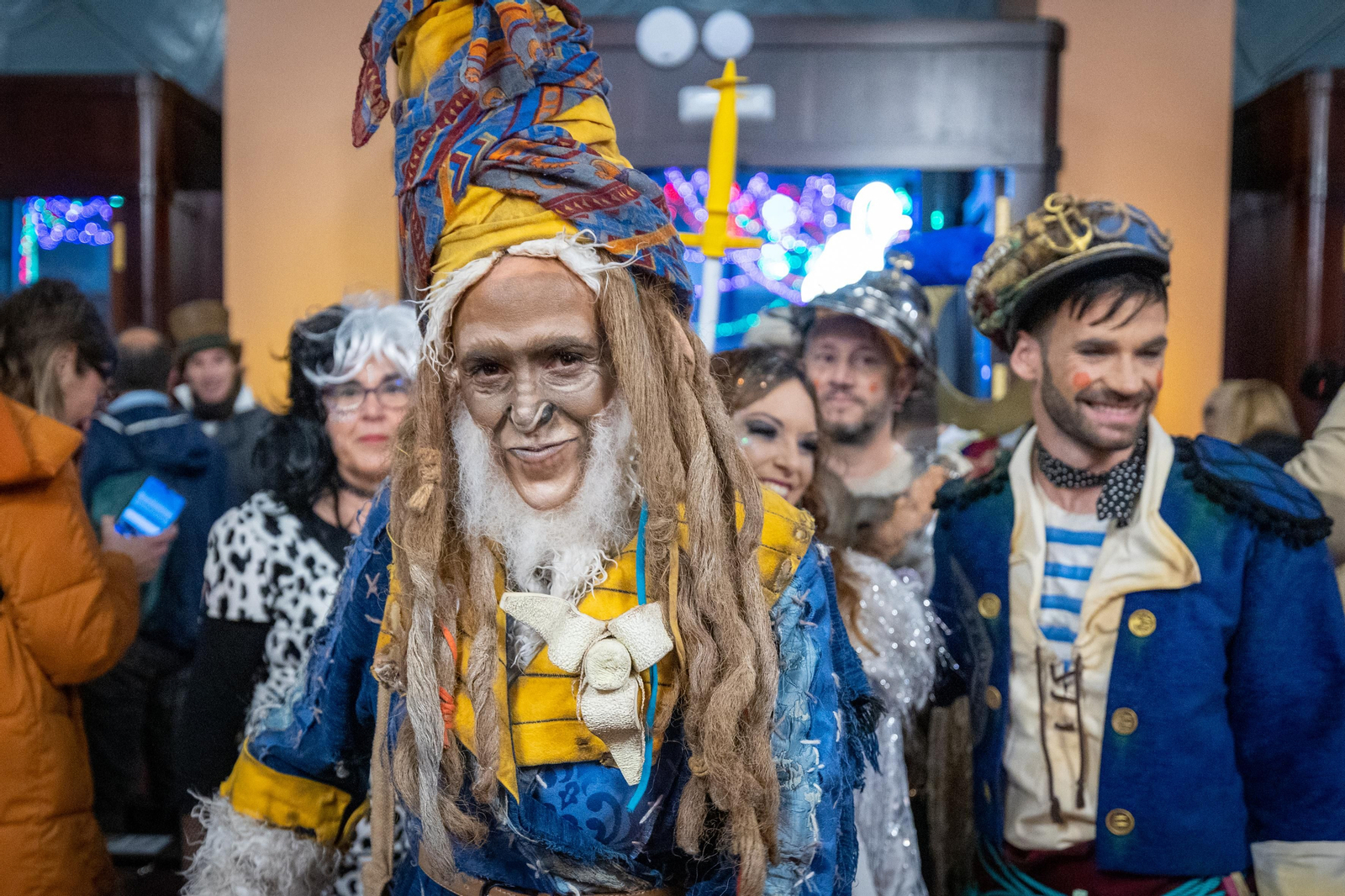 Búscate entre las mejores imágenes de la final del COAC 2024 del Carnaval de Cádiz