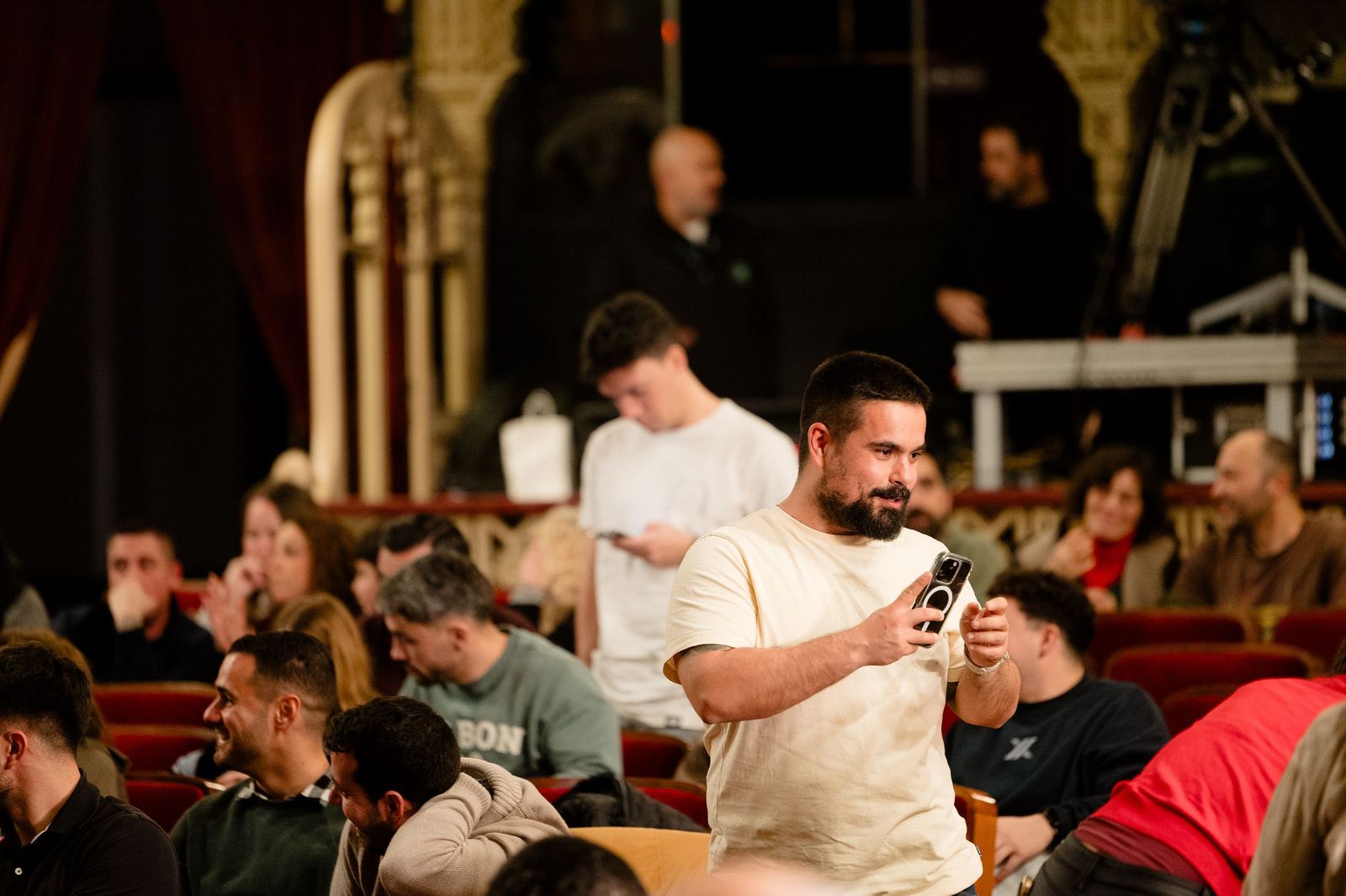 Búscate entre las mejores imágenes de la sexta sesión de cuartos de final del COAC 2026