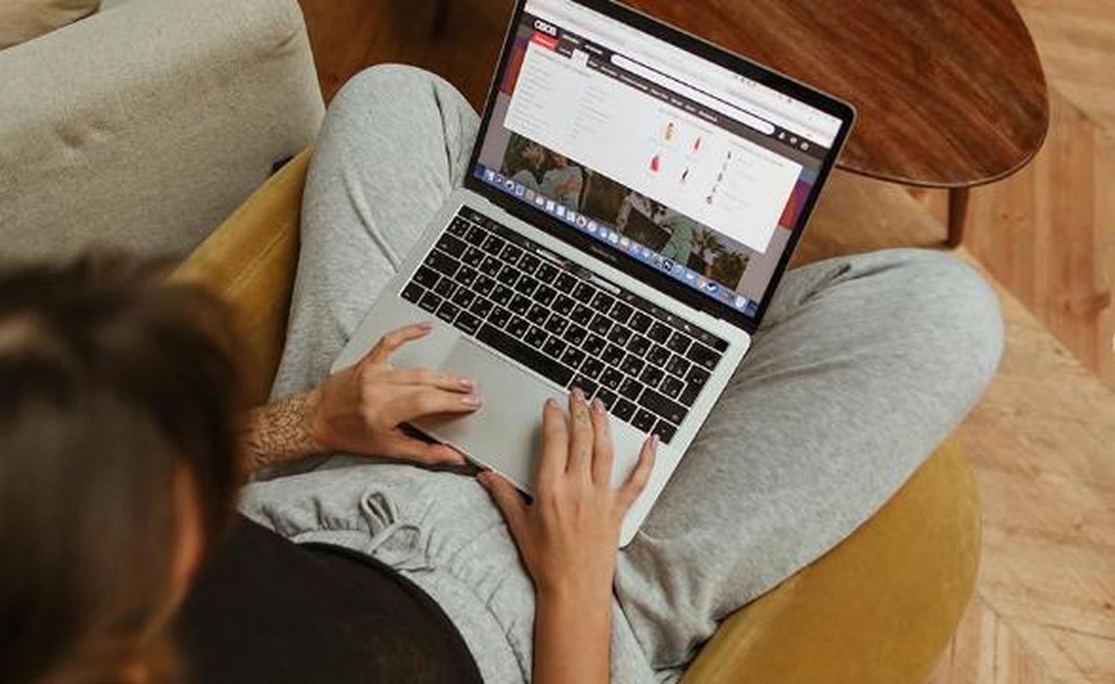 Compradores españoles se preparan para el Black Friday 2021