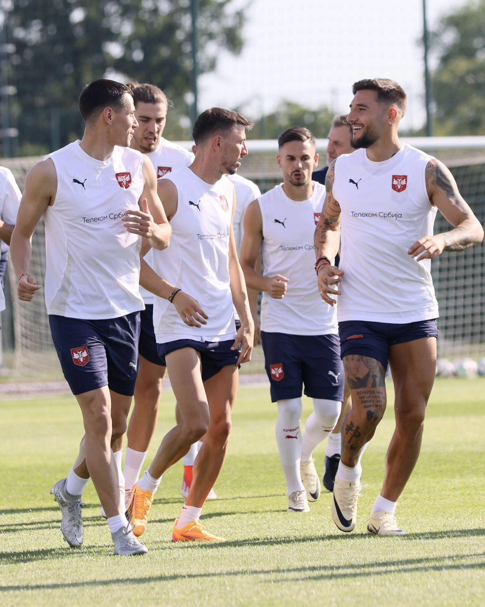Gudelj durante la concentración de preparación de Serbia para la Eurocopa.