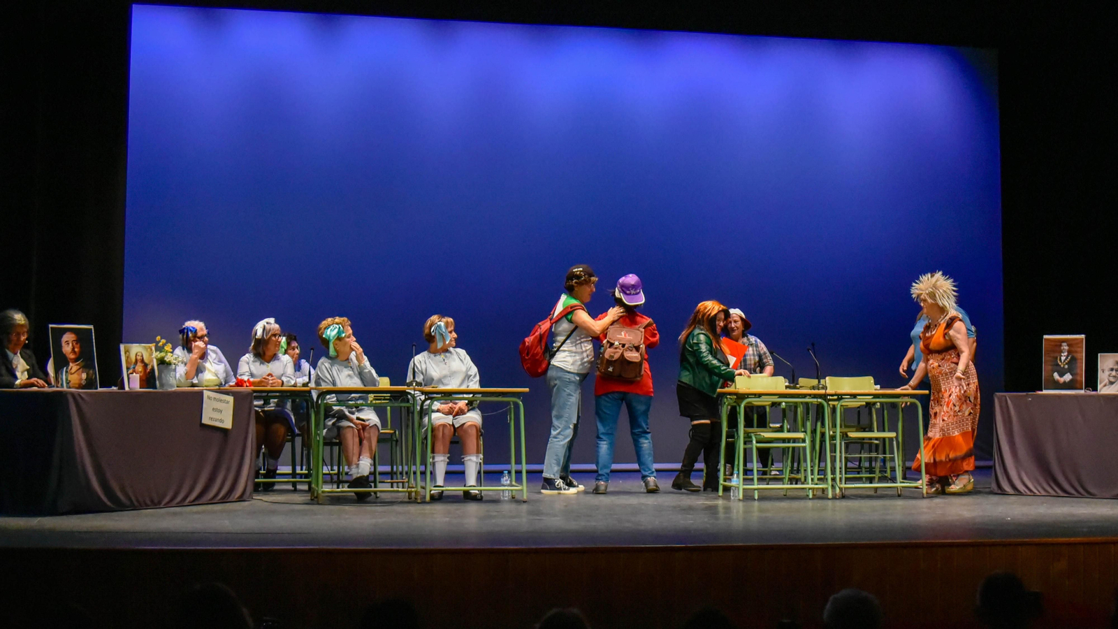 Las fotos de Generación EGB en La Línea a cargo de Las Chicas de Oro de Canonja