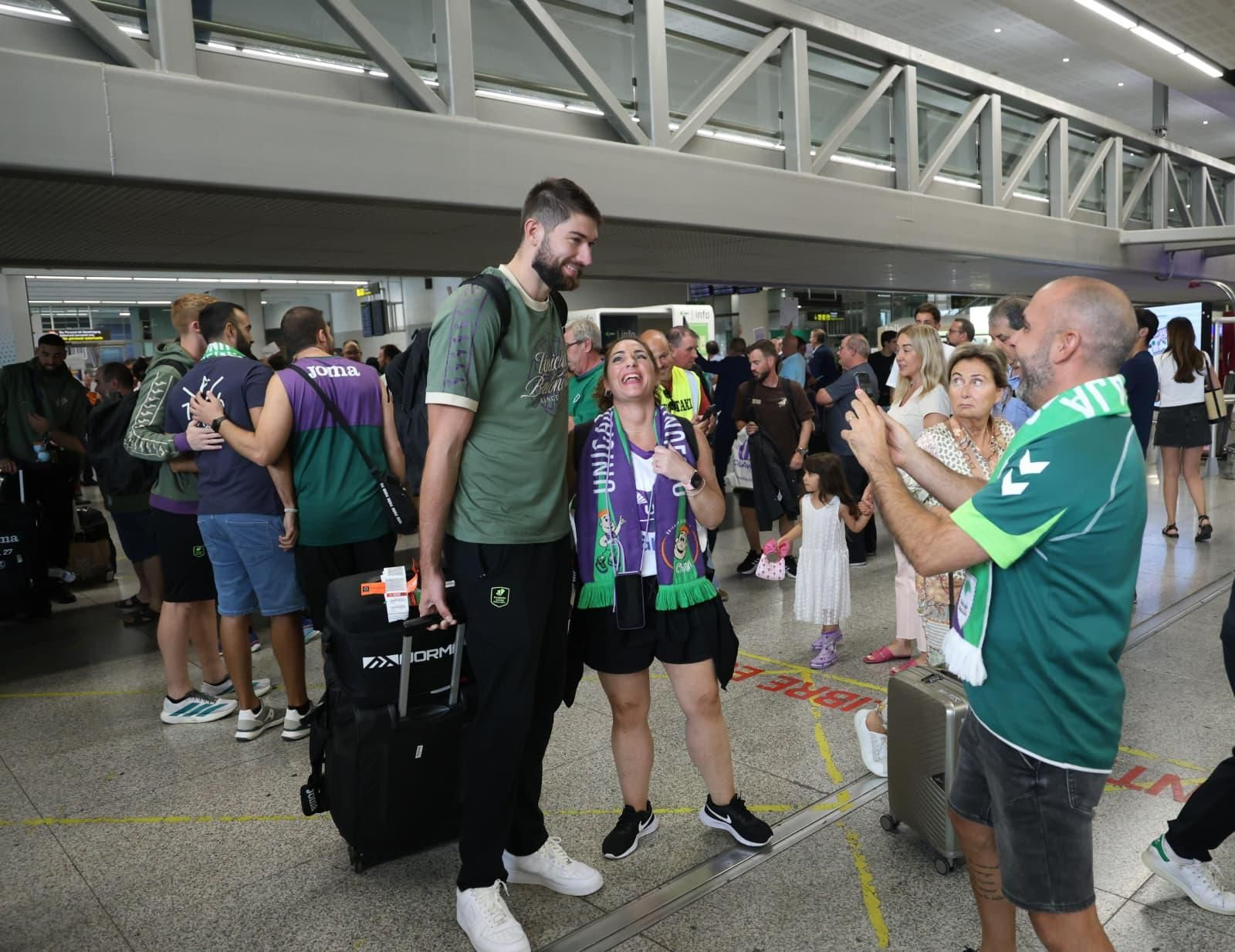 El Unicaja brinda la Copa Intercontinental con la afición
