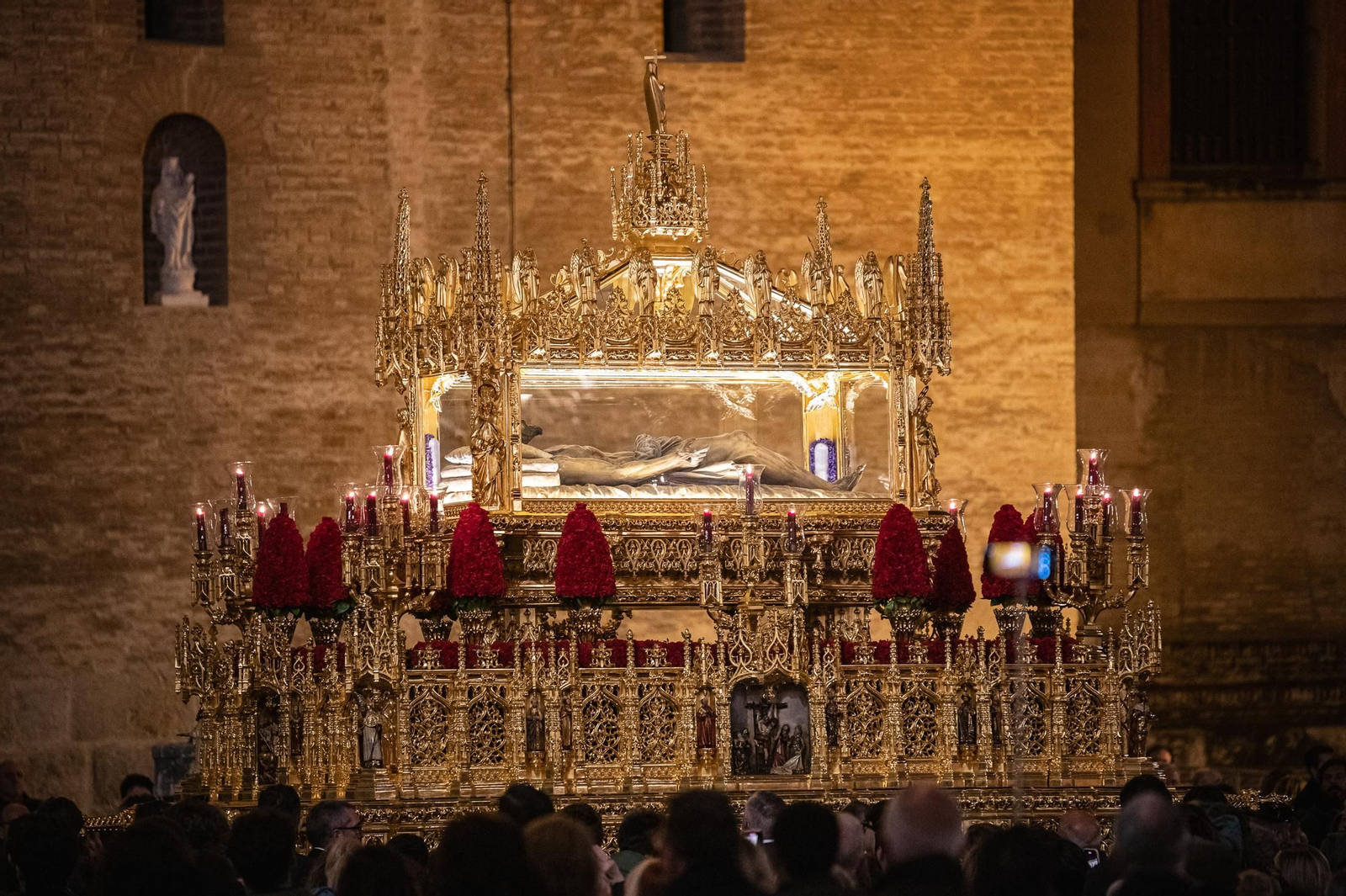 Las imágenes de la Hermandad del Santo Entierro en la Semana Santa de Sevilla 2024