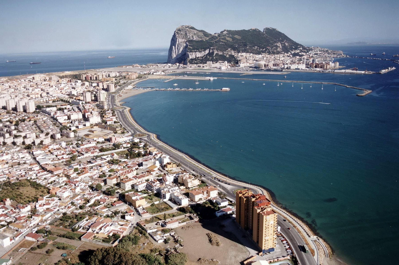 Vista aérea de La Línea y Gibraltar.